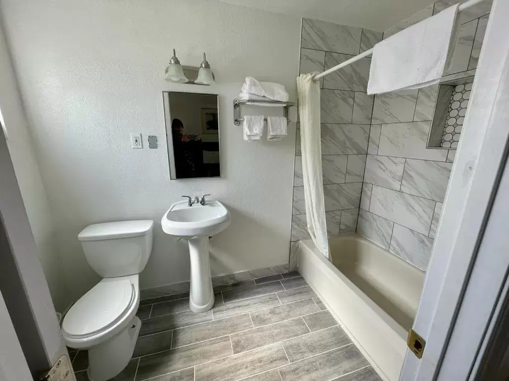 Bathroom in Desert Inn
