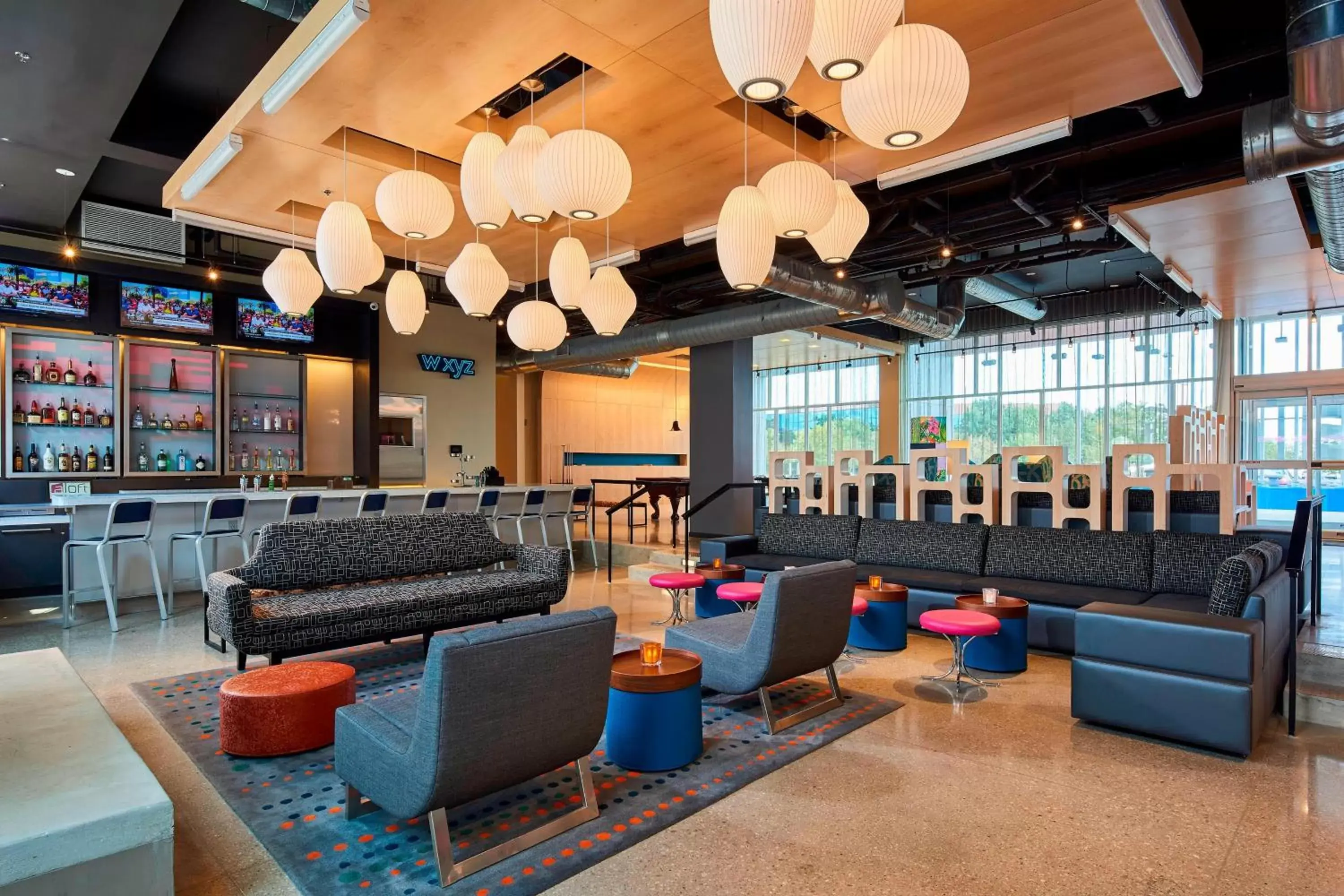 Restaurant/places to eat, Lobby/Reception in Aloft Cleveland Airport