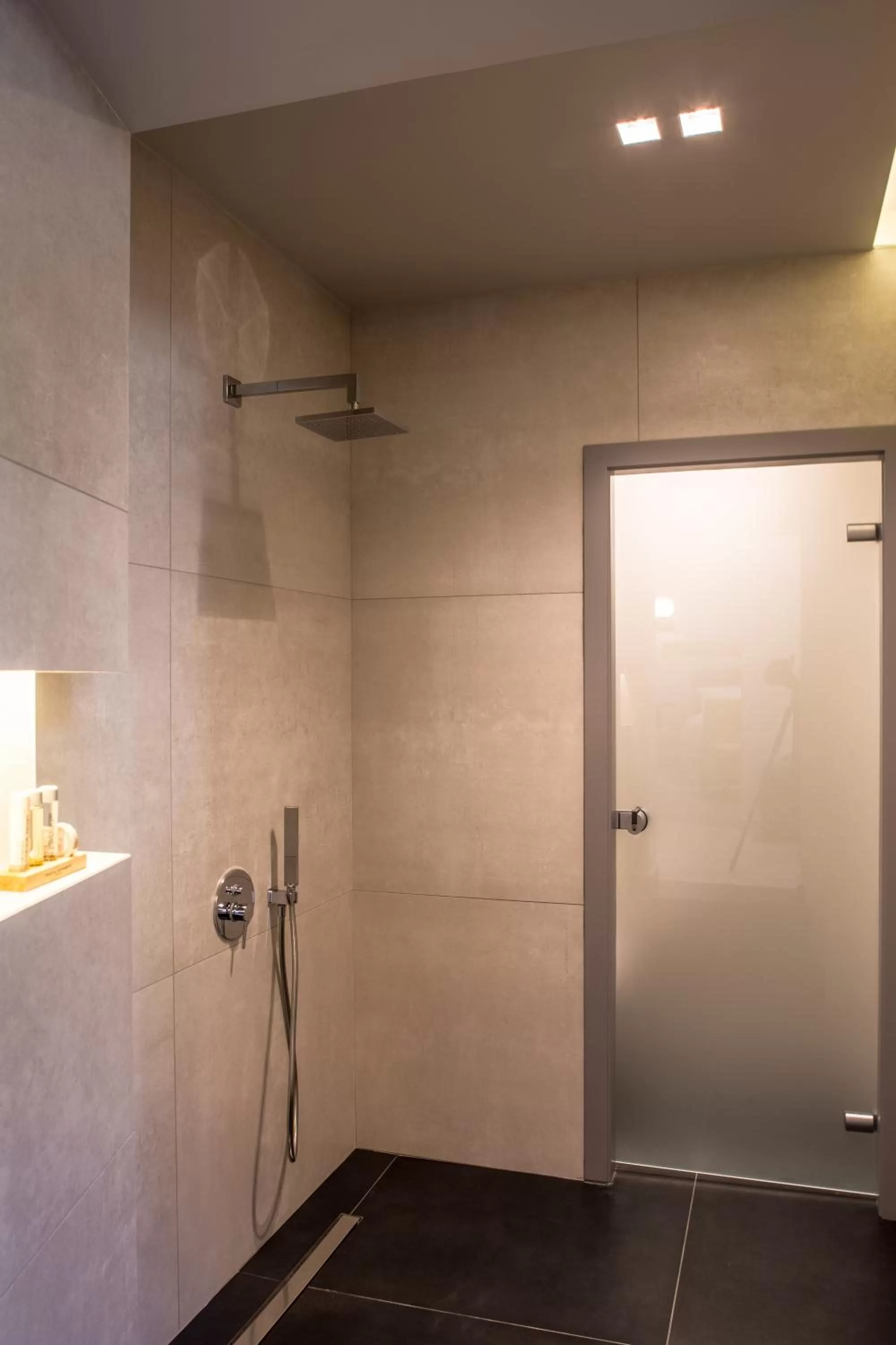 Shower in Gambello Luxury Rooms
