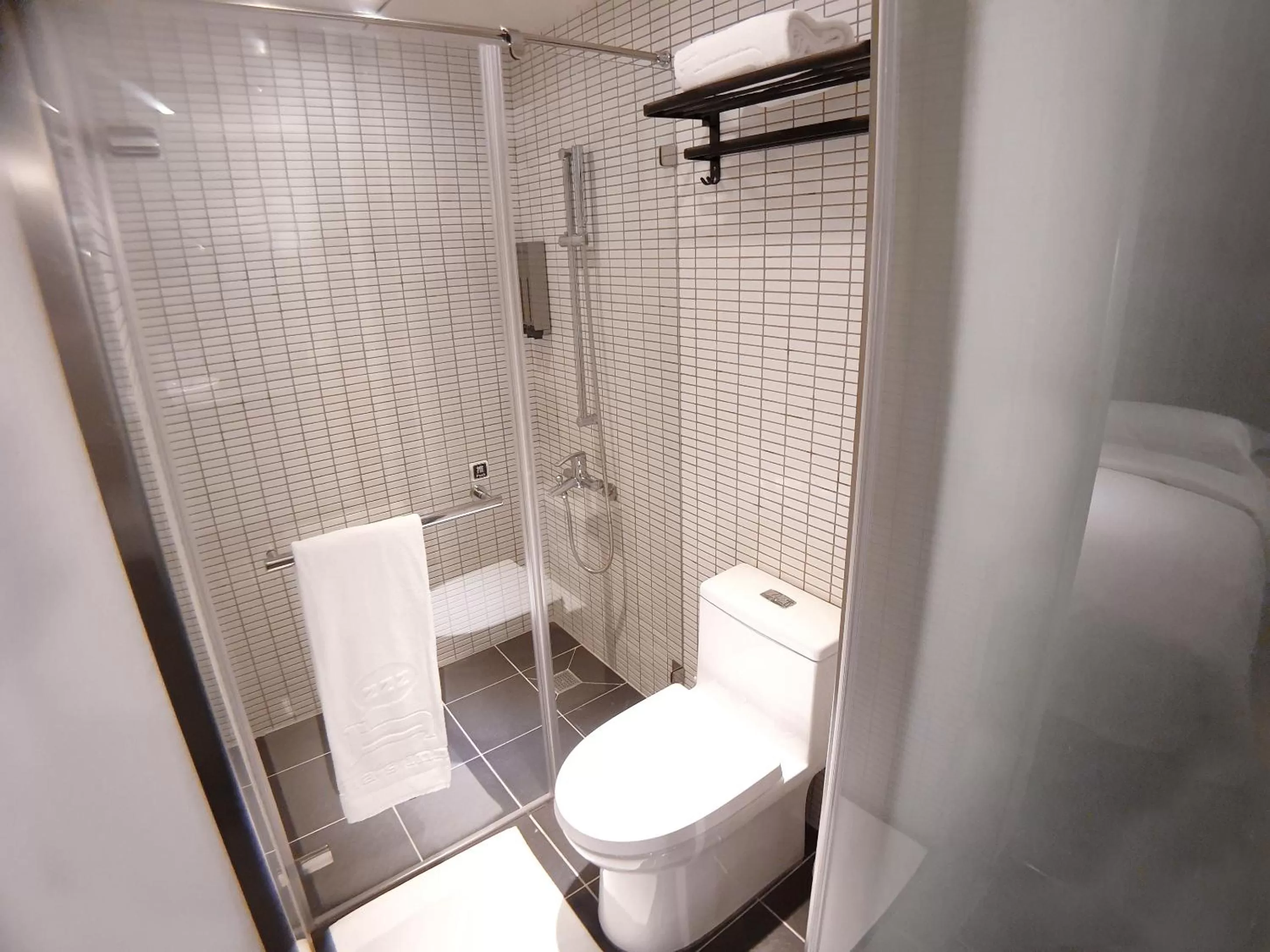 Shower, Bathroom in Jia's Inn