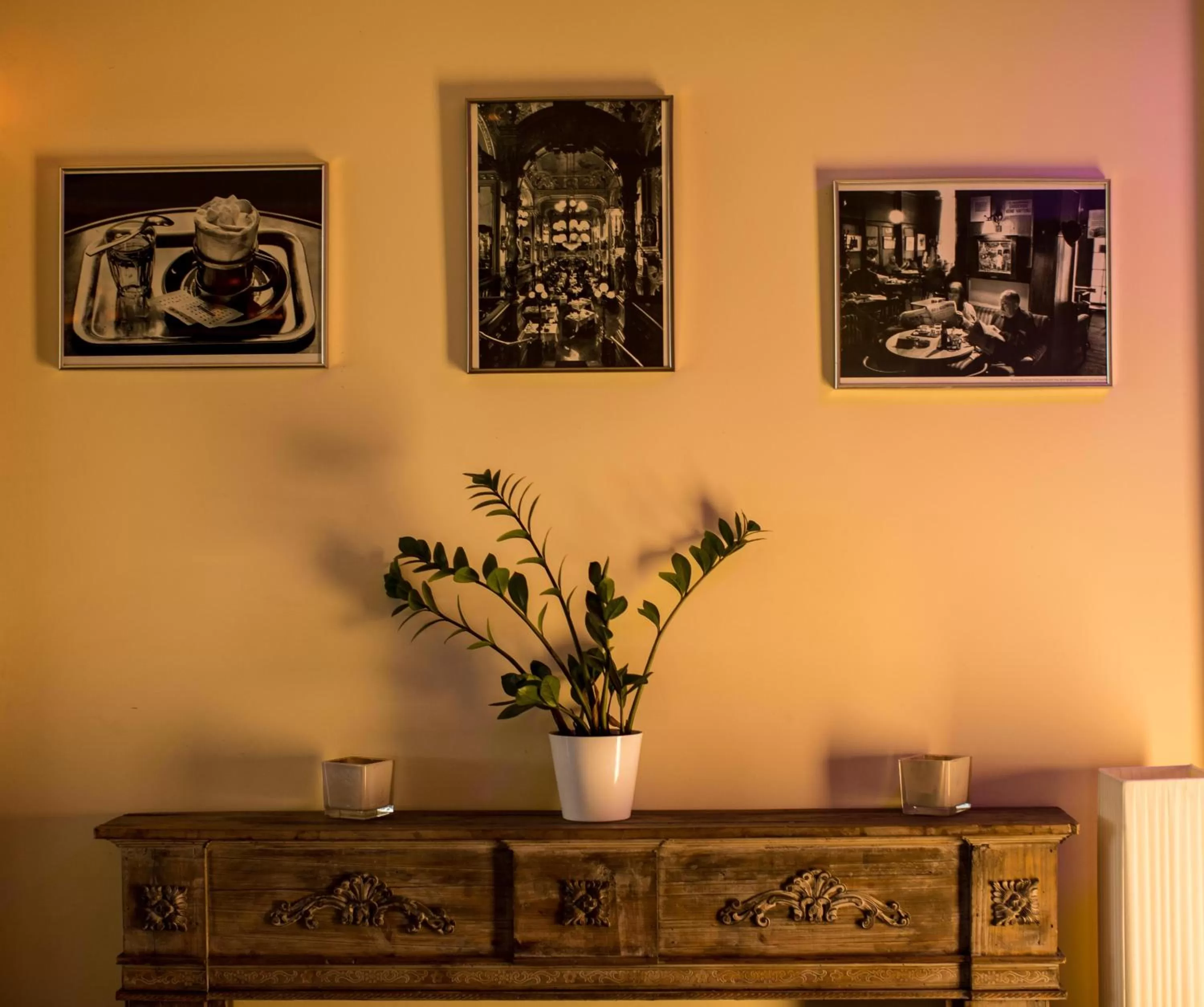 Lounge or bar in Tuniberg Restaurant Hotel