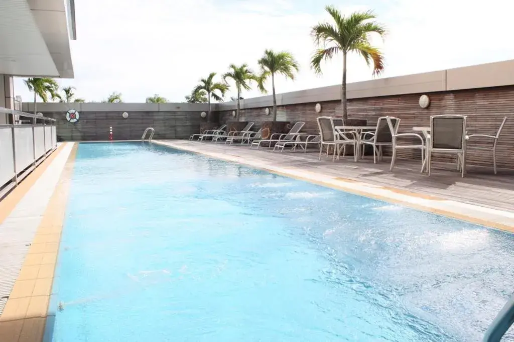 Swimming Pool in Imperial Palace Hotel