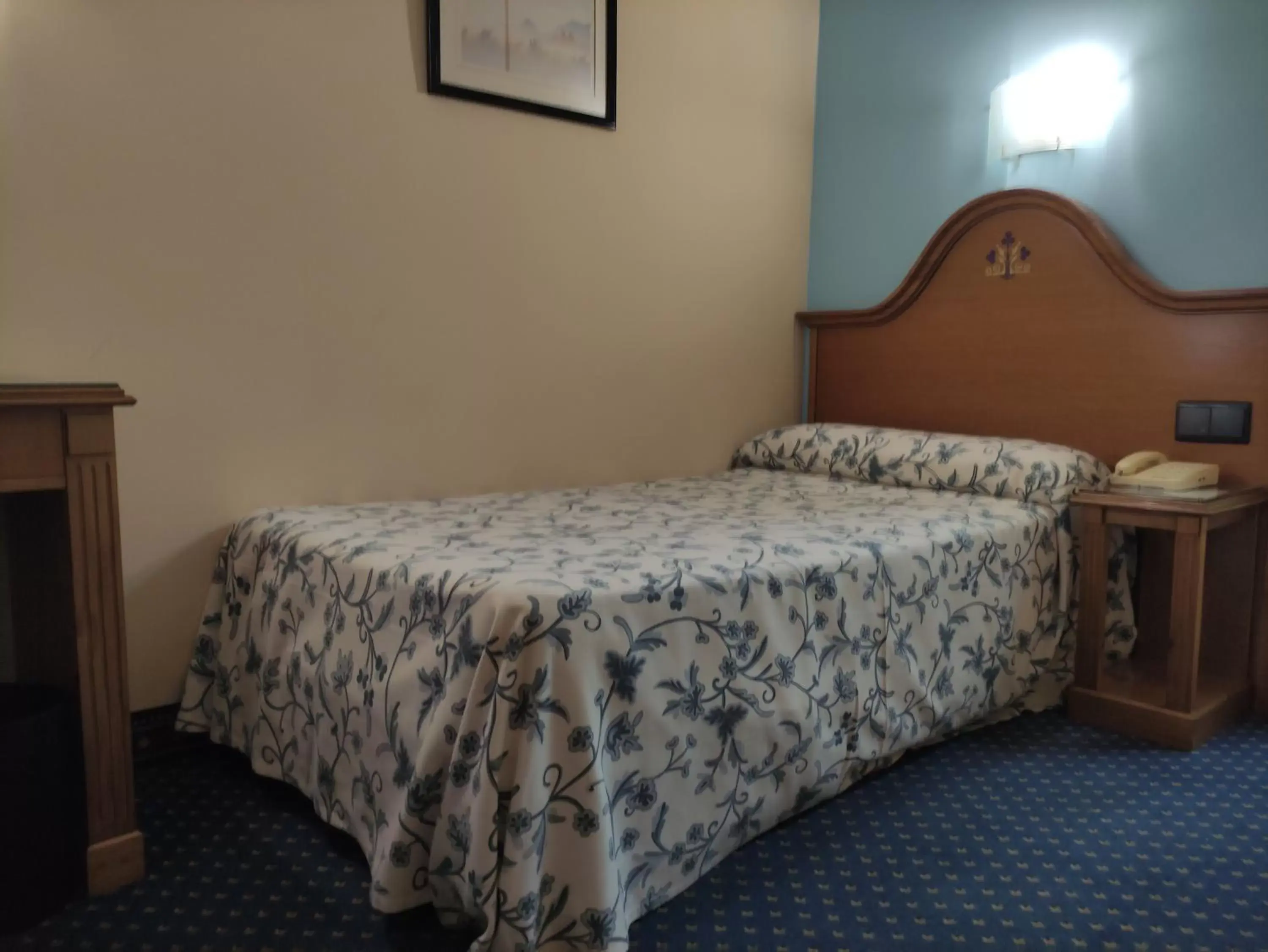 Bed in Hotel Ébora by Vivere Stays Bed in Hotel Ébora by Vivere Stays