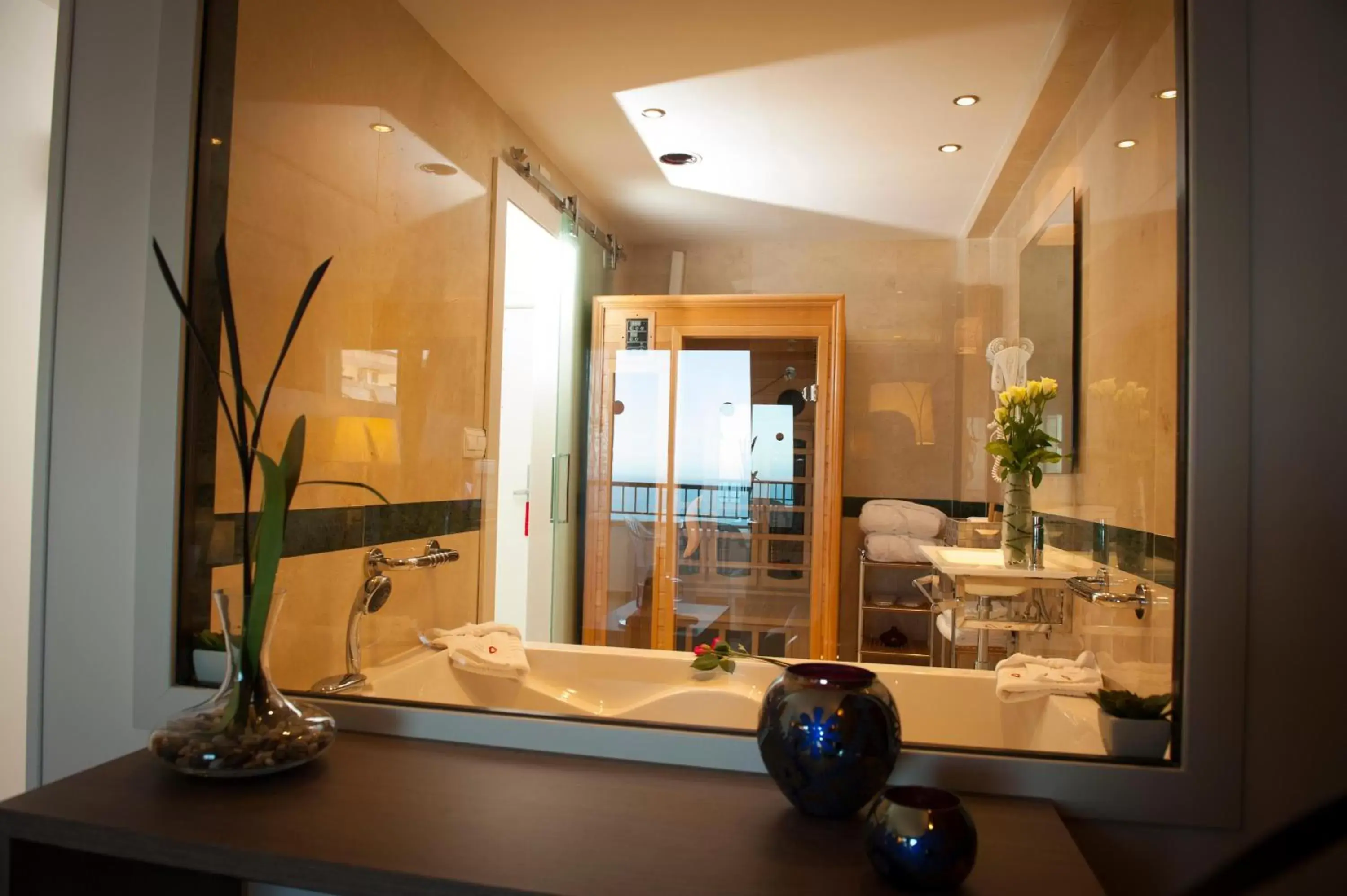 Activities, Bathroom in Hotel Playas de Torrevieja