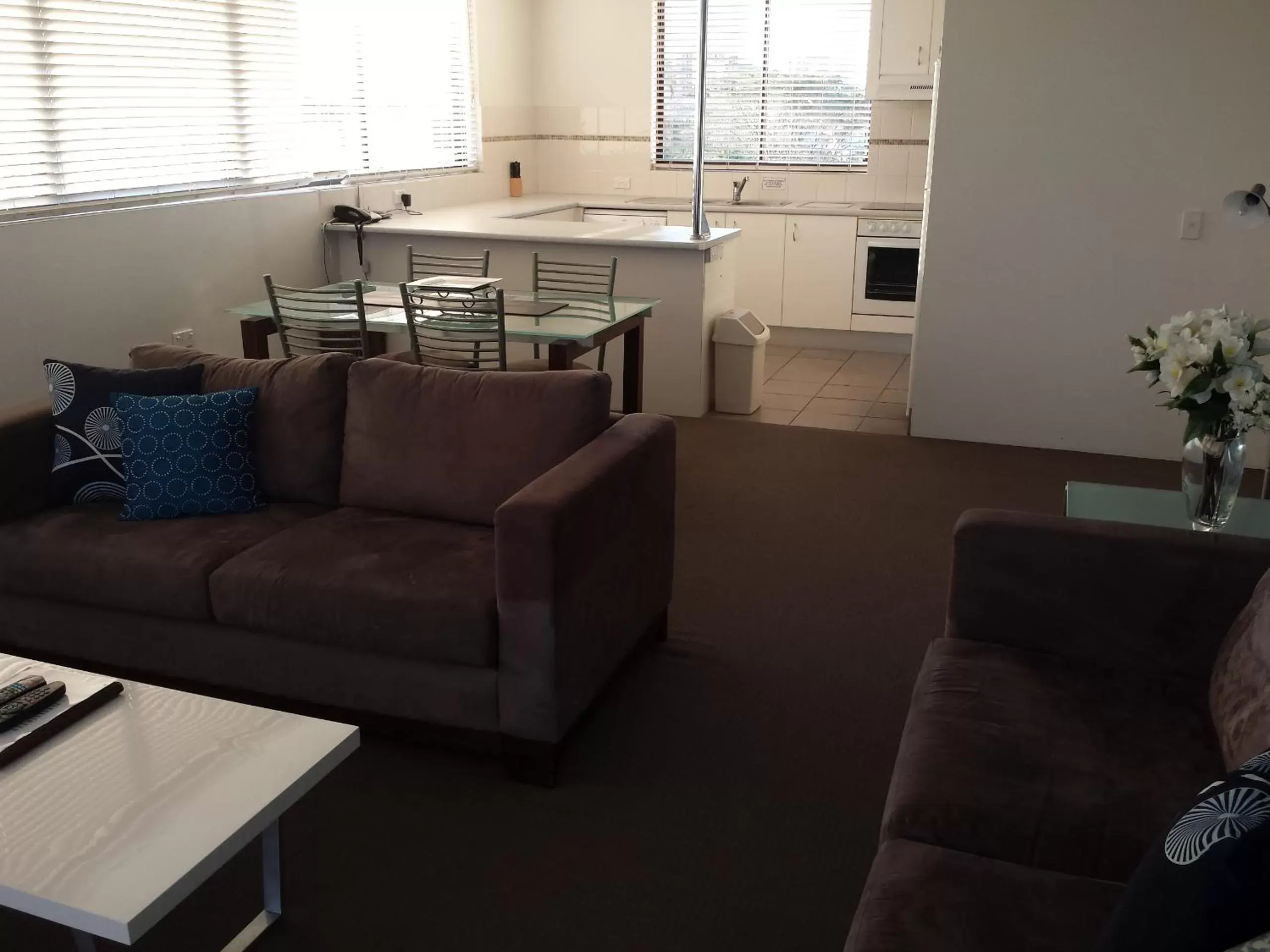 Day, Seating Area in Kirribilli Apartments