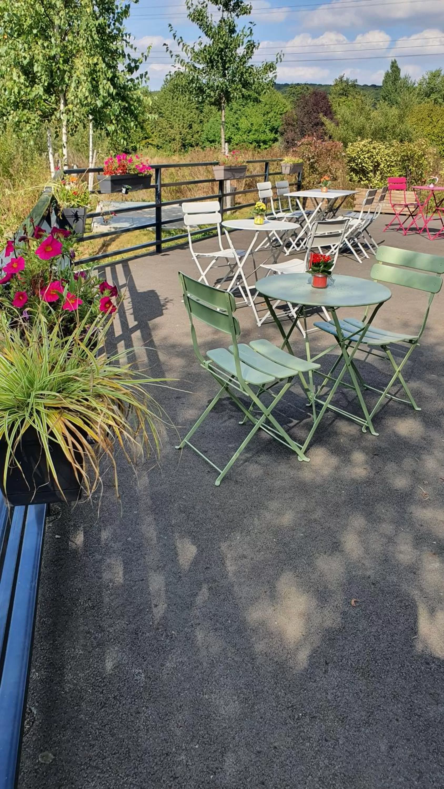Patio in B&B HOTEL Igny Palaiseau