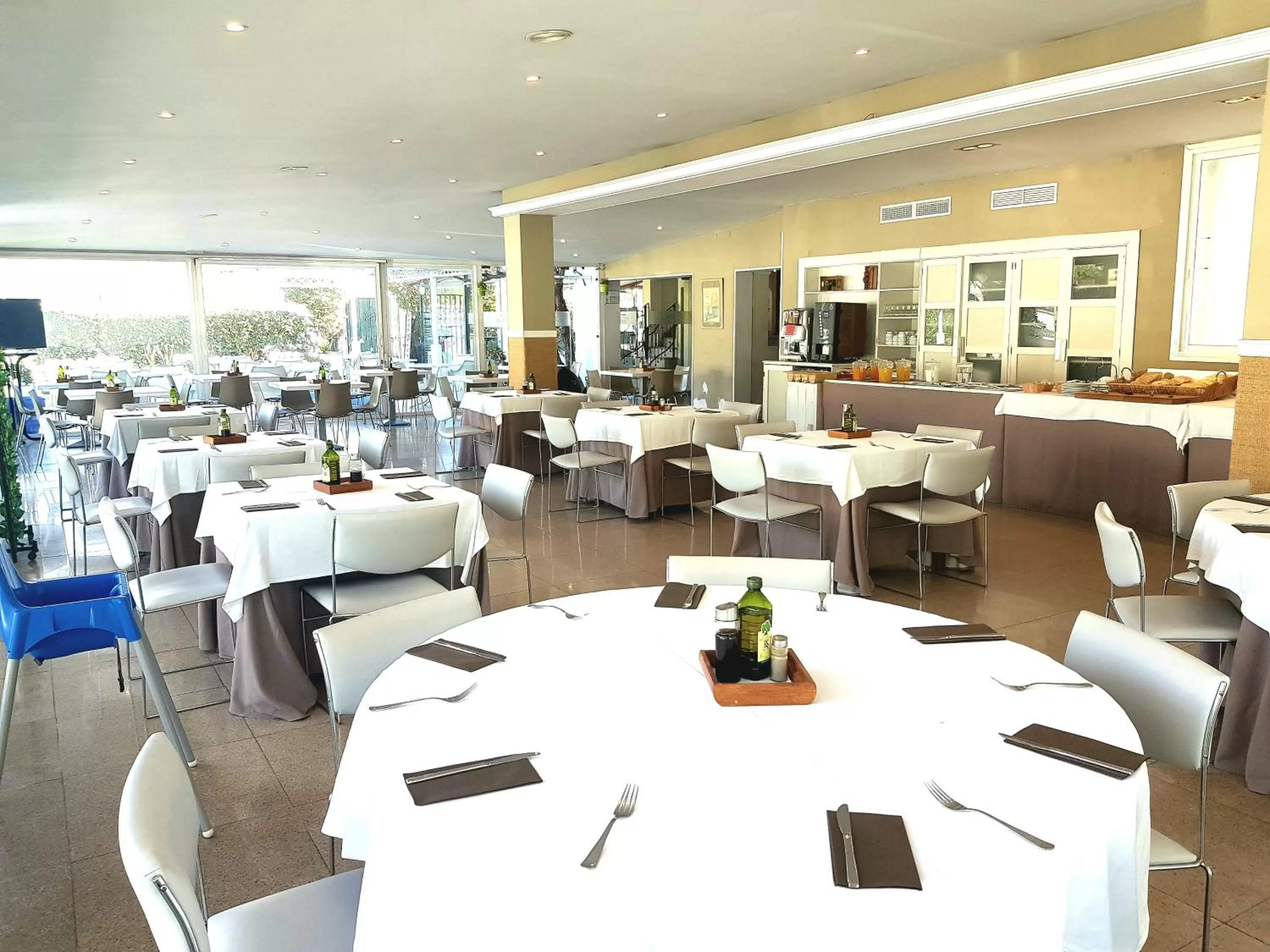 Restaurant/places to eat in Campomar Playa