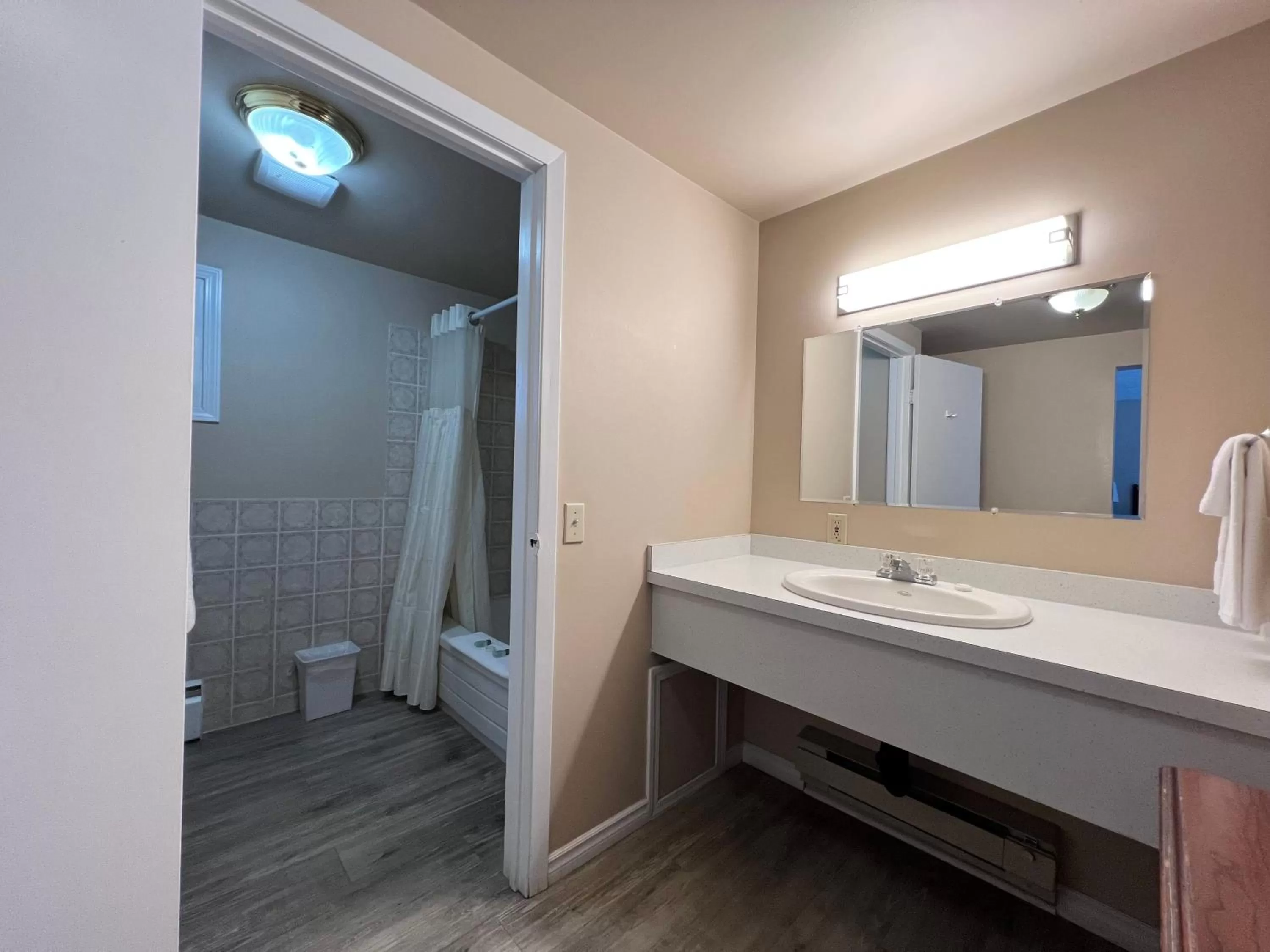 Shower in Villa Motel