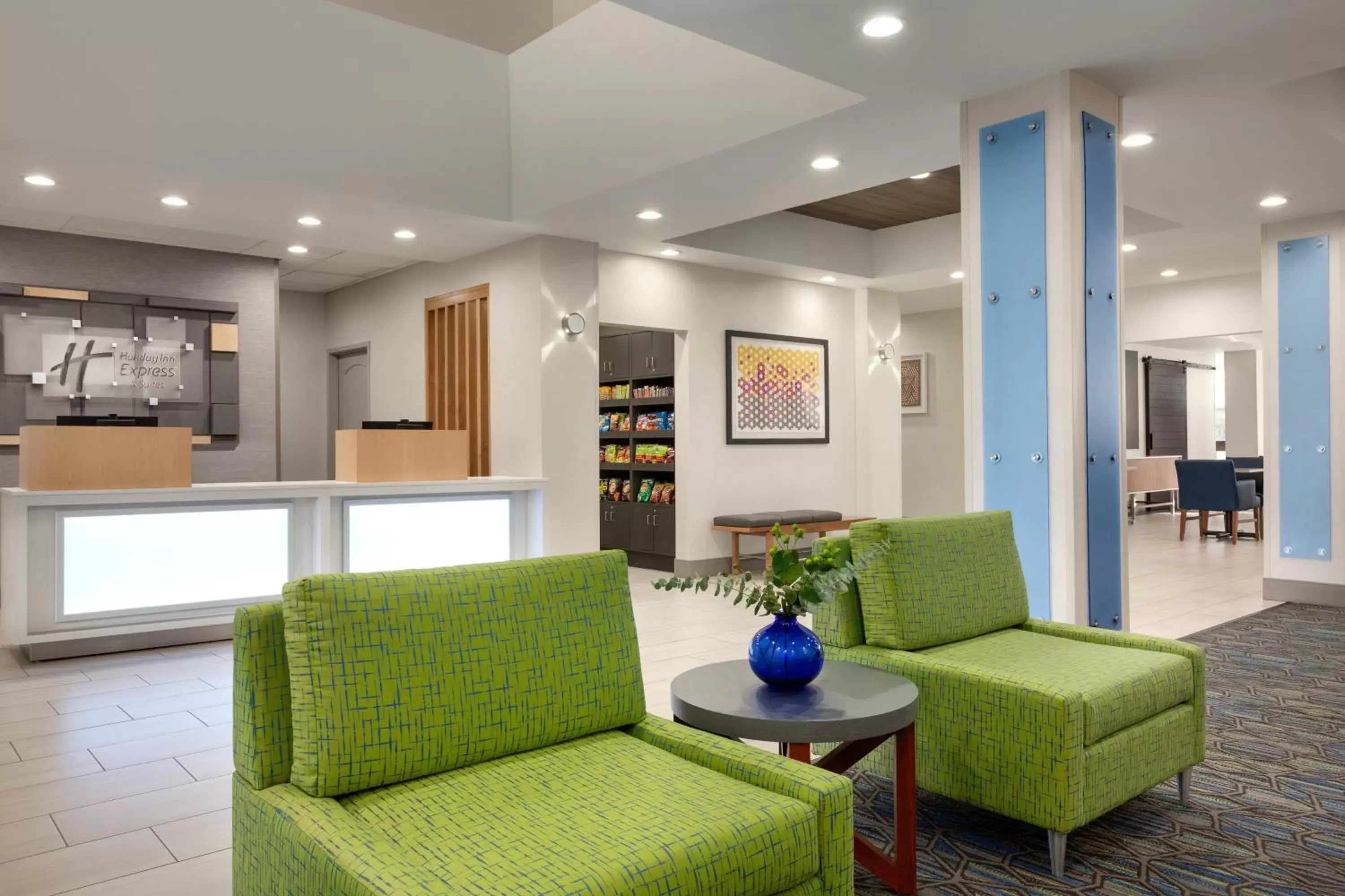 Property building, Lobby/Reception in Holiday Inn Express Hotel & Suites Merced, an IHG Hotel