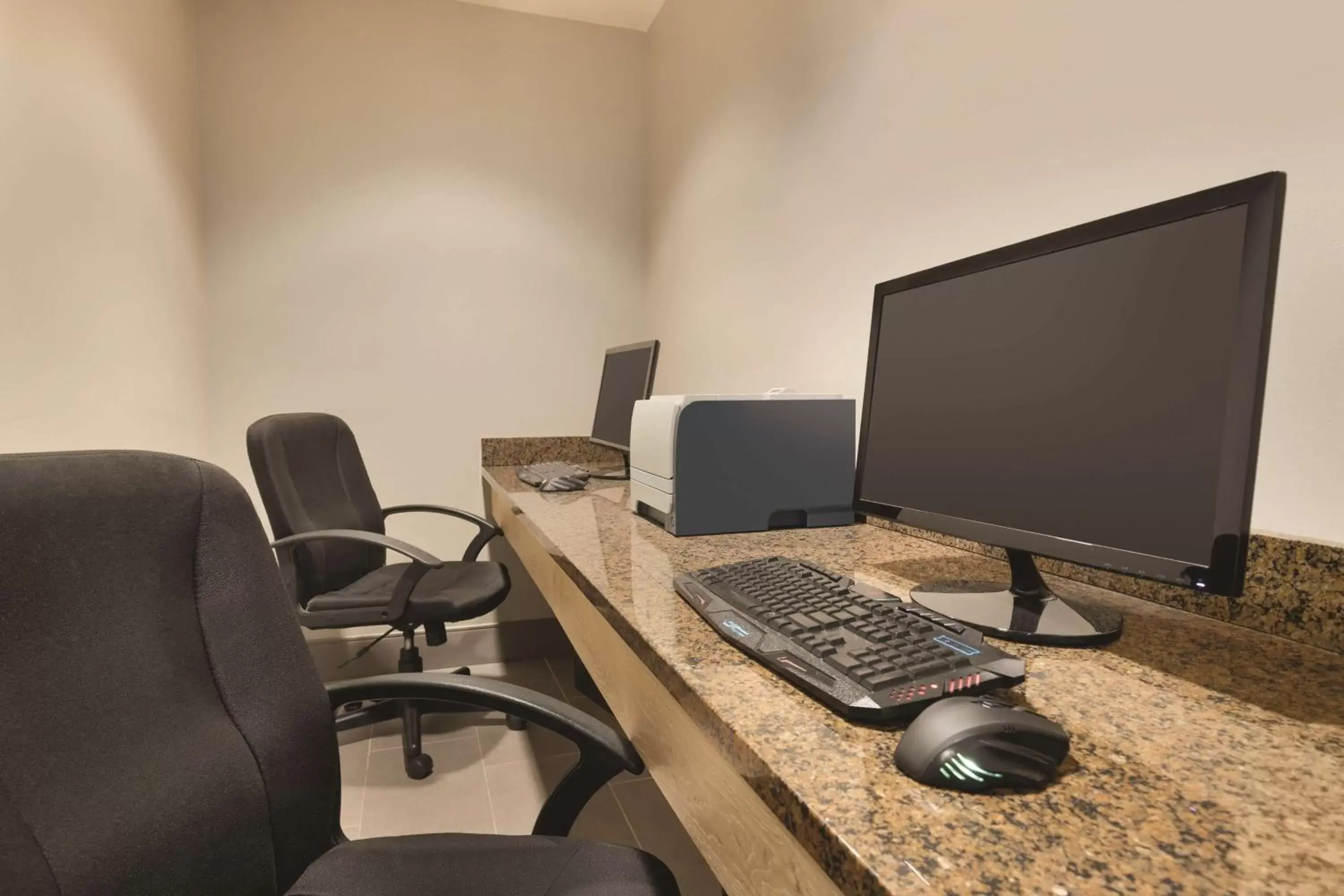 Business facilities, Business Area/Conference Room in Country Inn & Suites by Radisson, Madison, AL