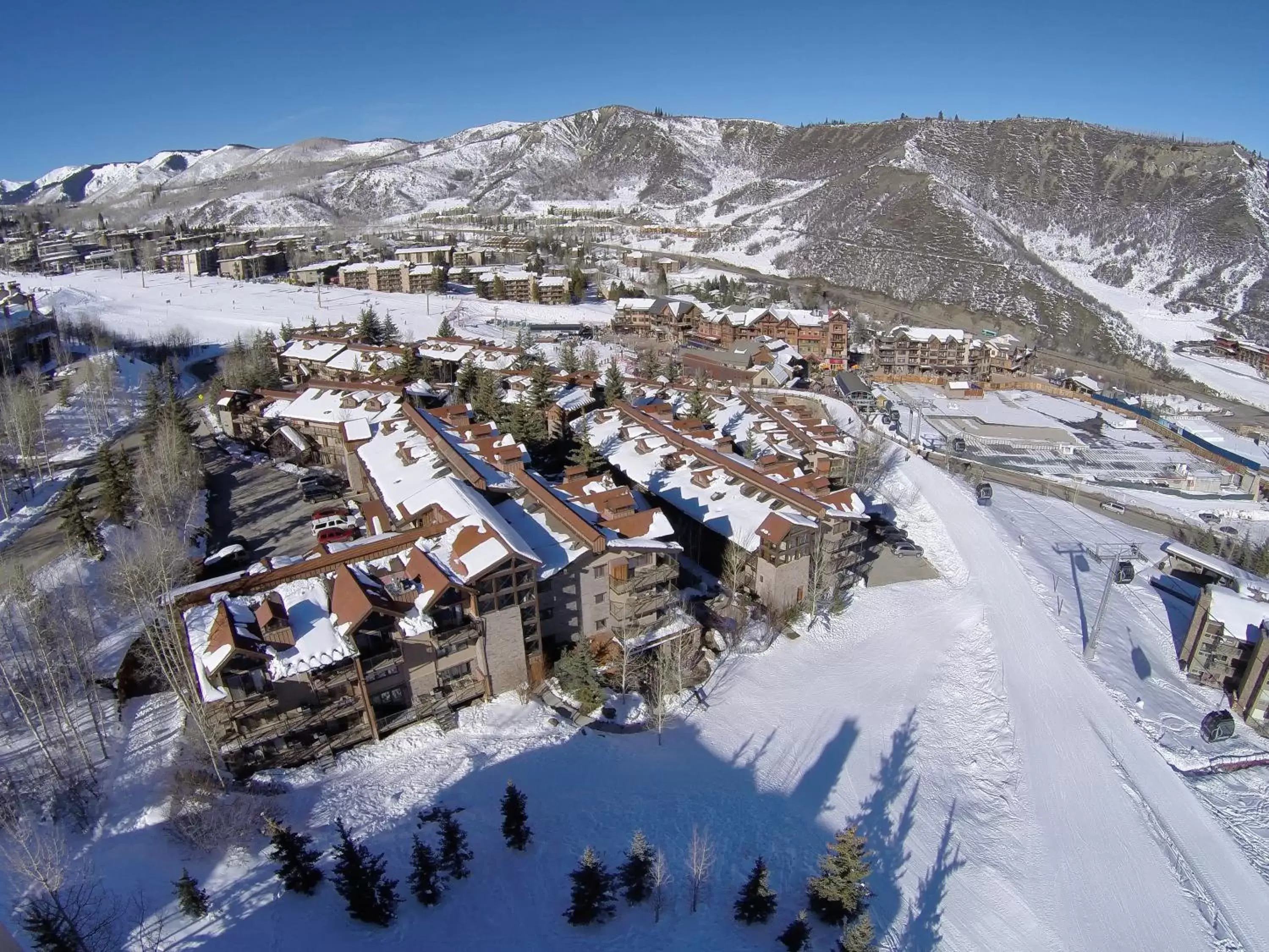 Bird's eye view, Bird's-eye View in The Crestwood Snowmass Village