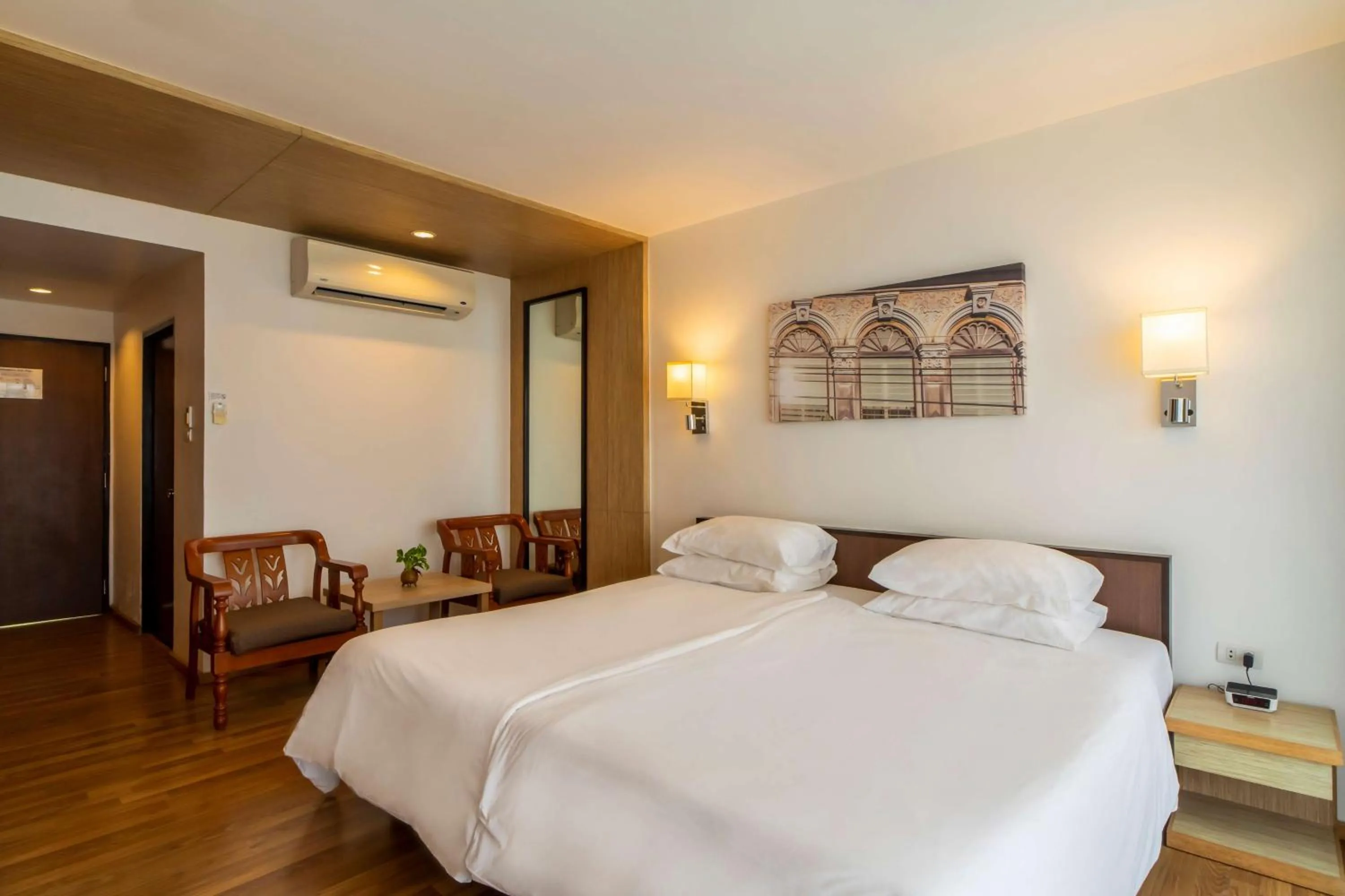 Bedroom, Bed in Best Western Phuket Ocean Resort