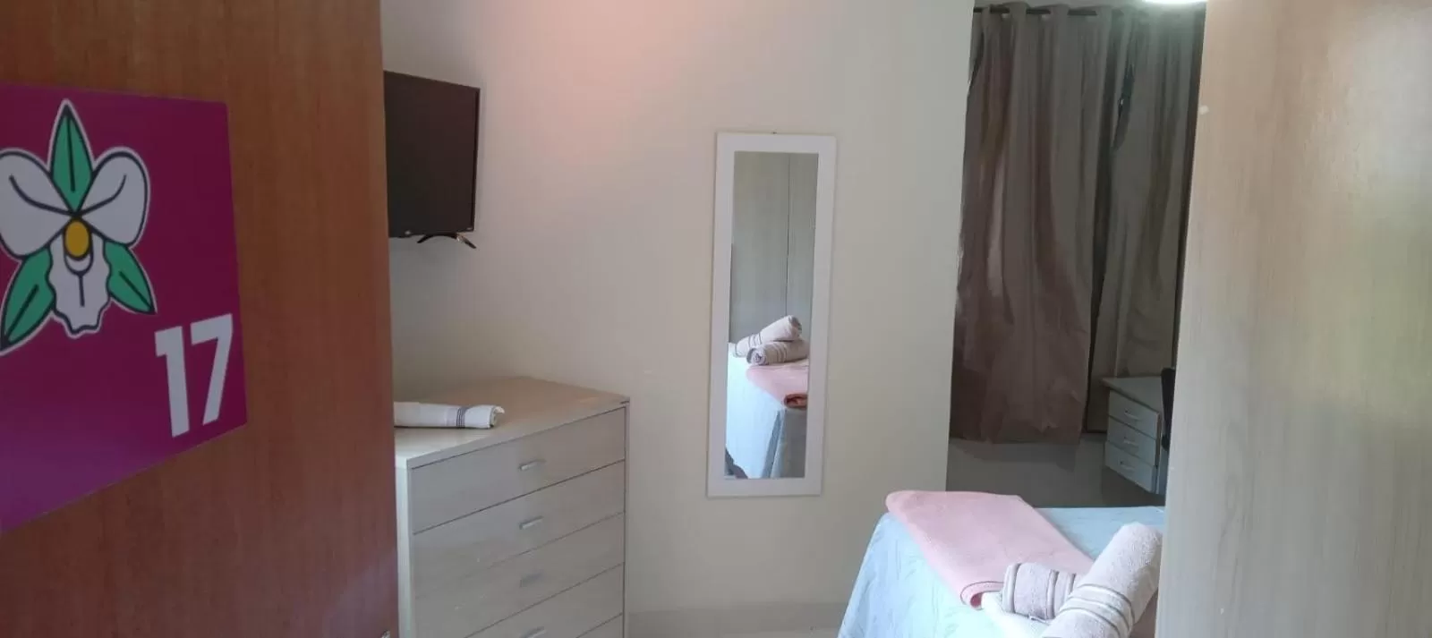 Photo of the whole room, Bed in A Casa Morro do Moreno