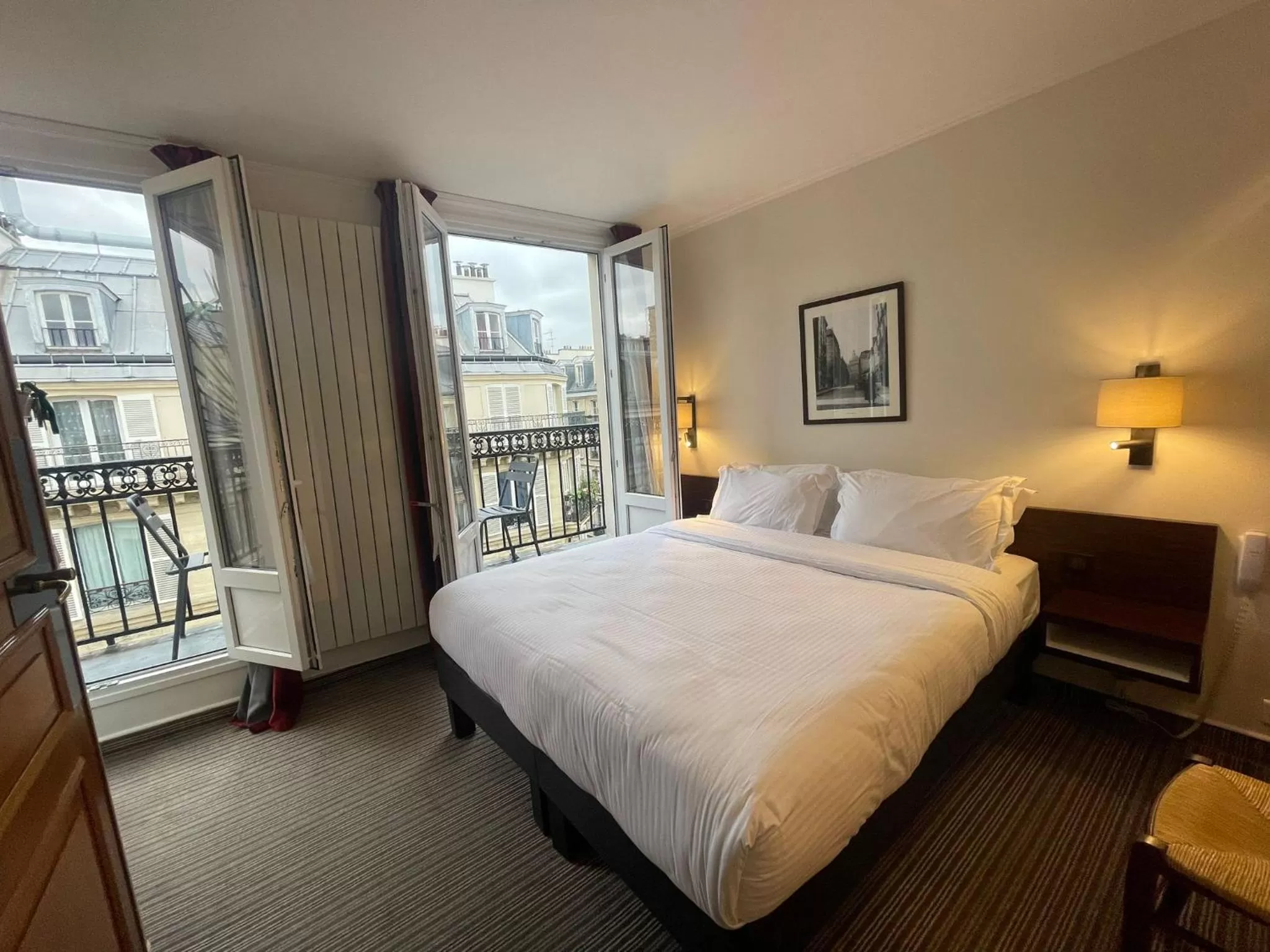 Superior Double Room with Balcony and Bath in Hotel du College de France