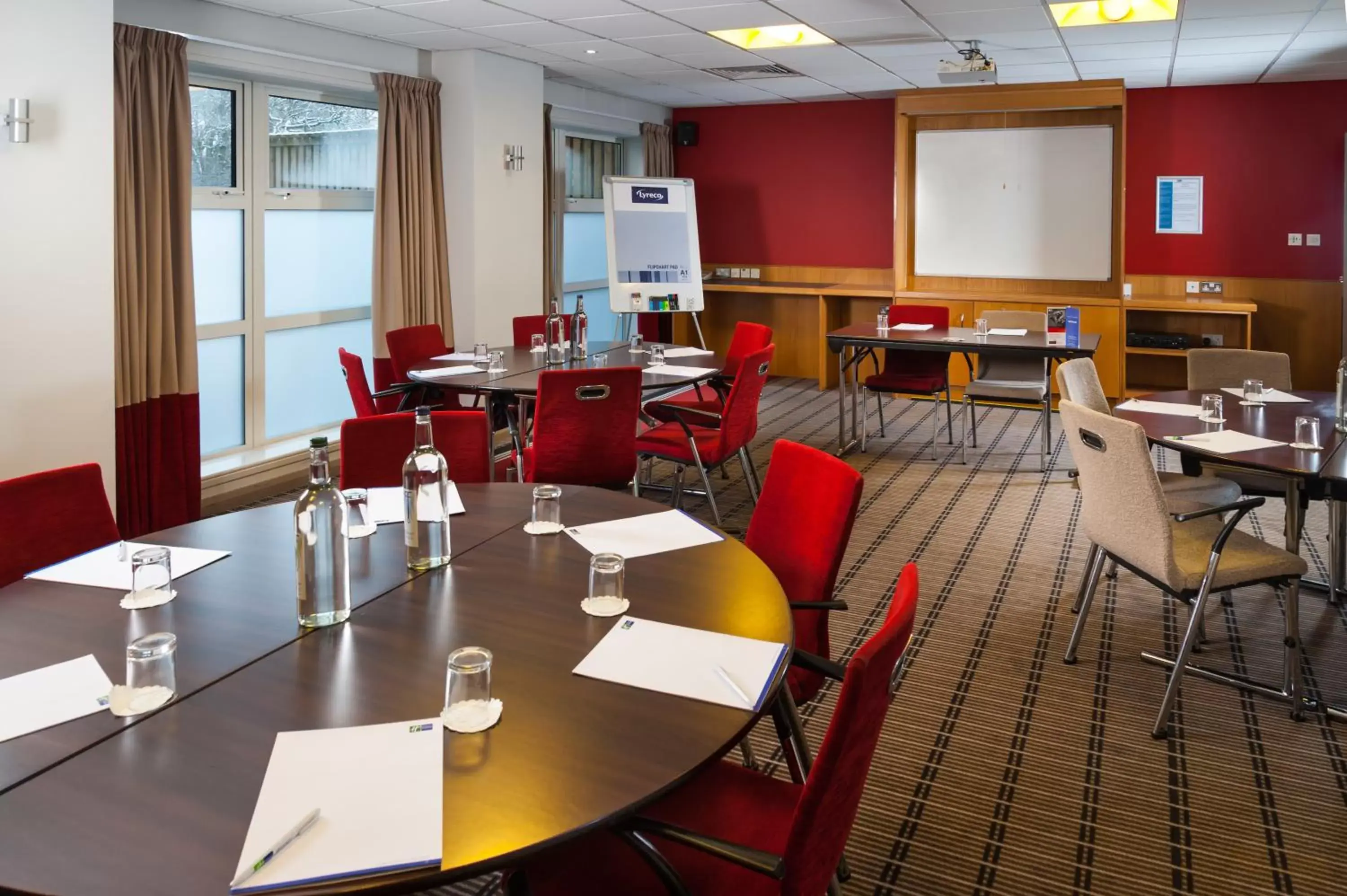 Meeting/conference room, Restaurant/Places to Eat in Holiday Inn Express Swindon West, an IHG Hotel