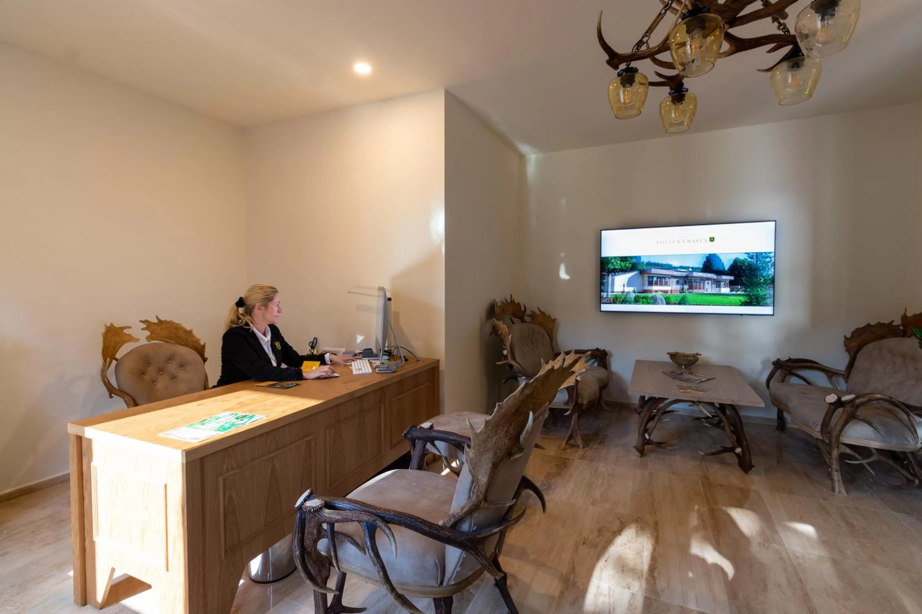 Lobby or reception in Hotel resort Lovecká bašta Strakonice