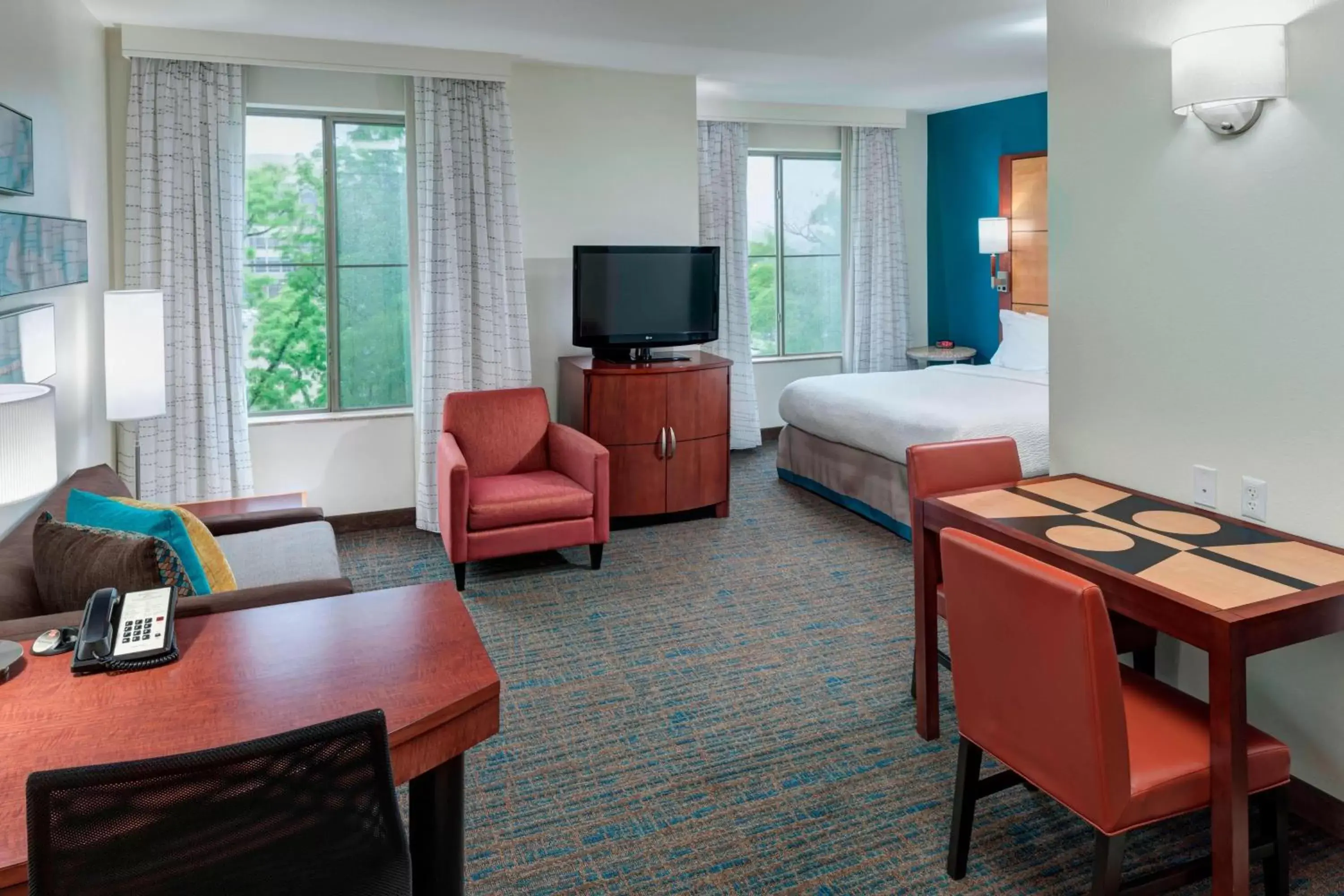 Bedroom, Seating Area in Residence Inn by Marriott Chicago Lake Forest/Mettawa