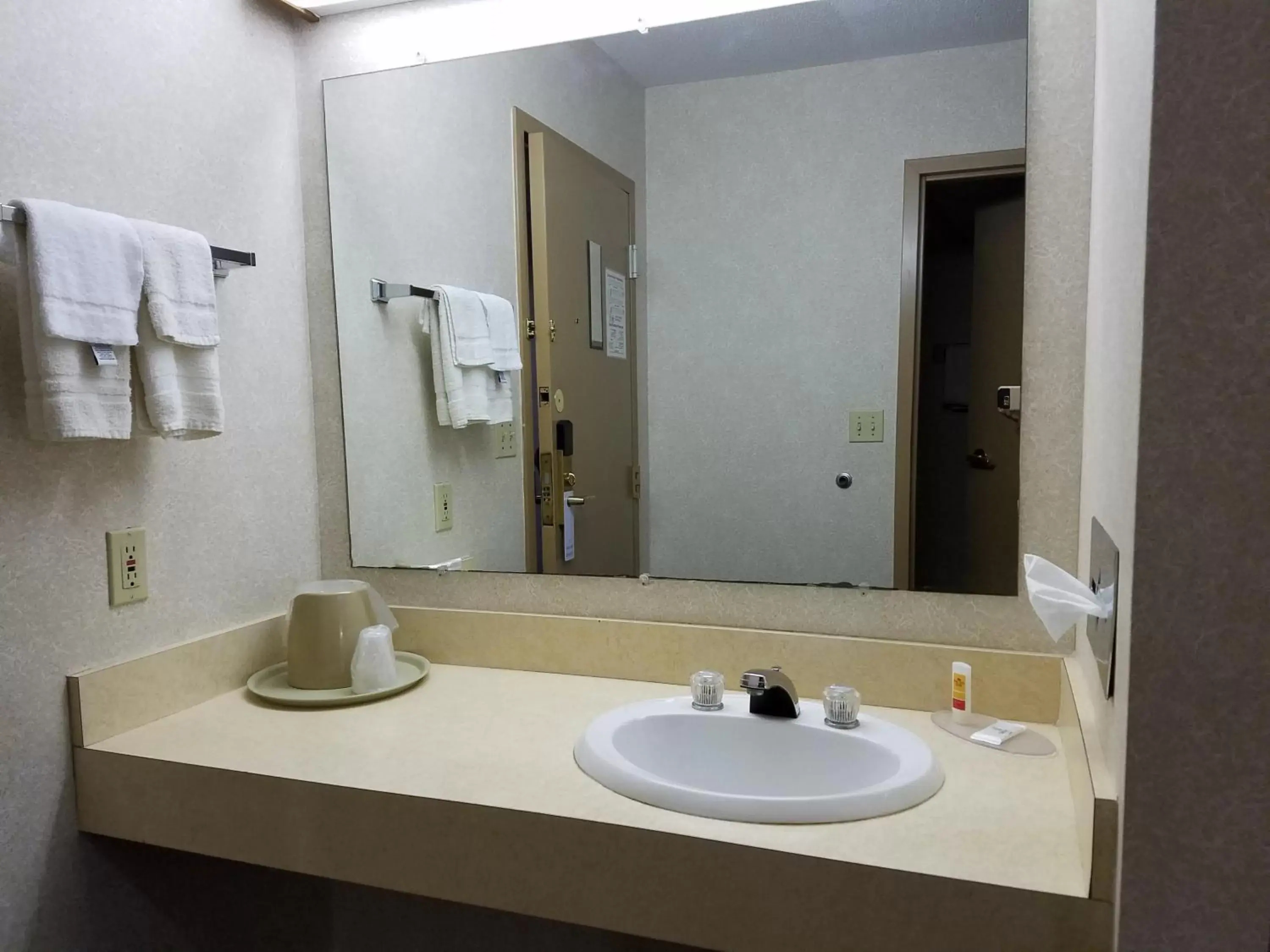 Bathroom in Rodeway Inn Blair