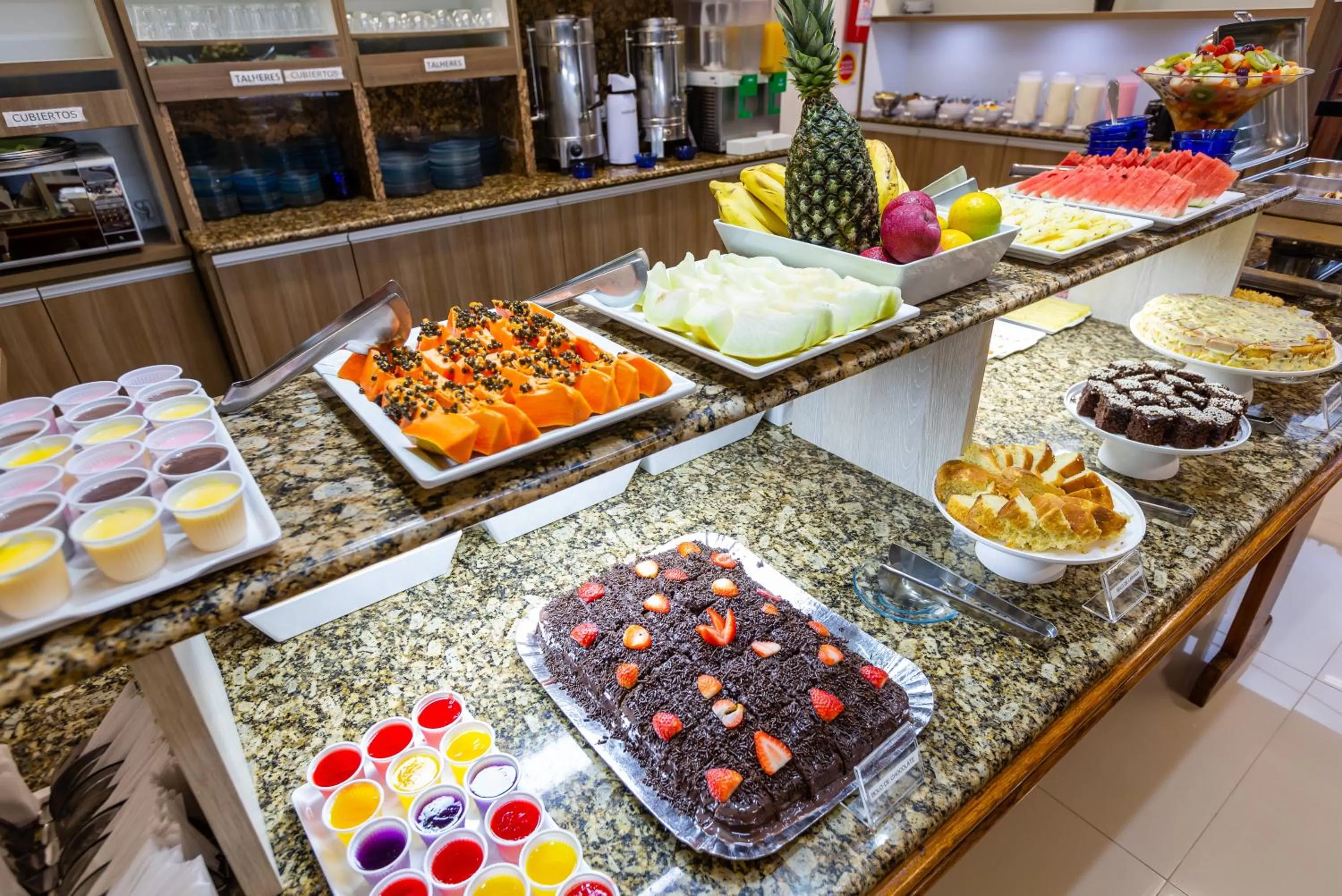 Breakfast in Hotel Vila Mar