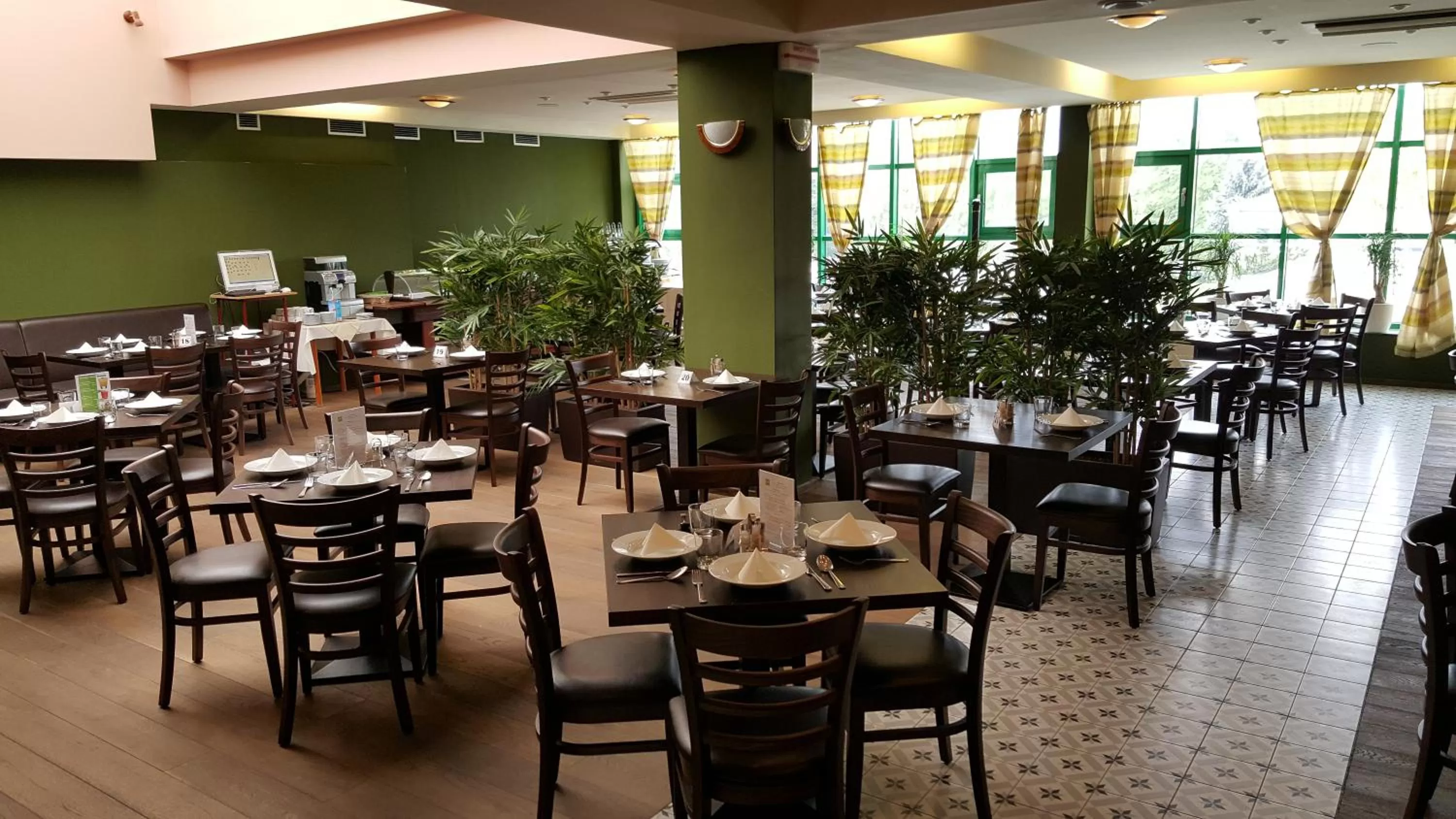 Restaurant/places to eat in Hotel SPECTRUM