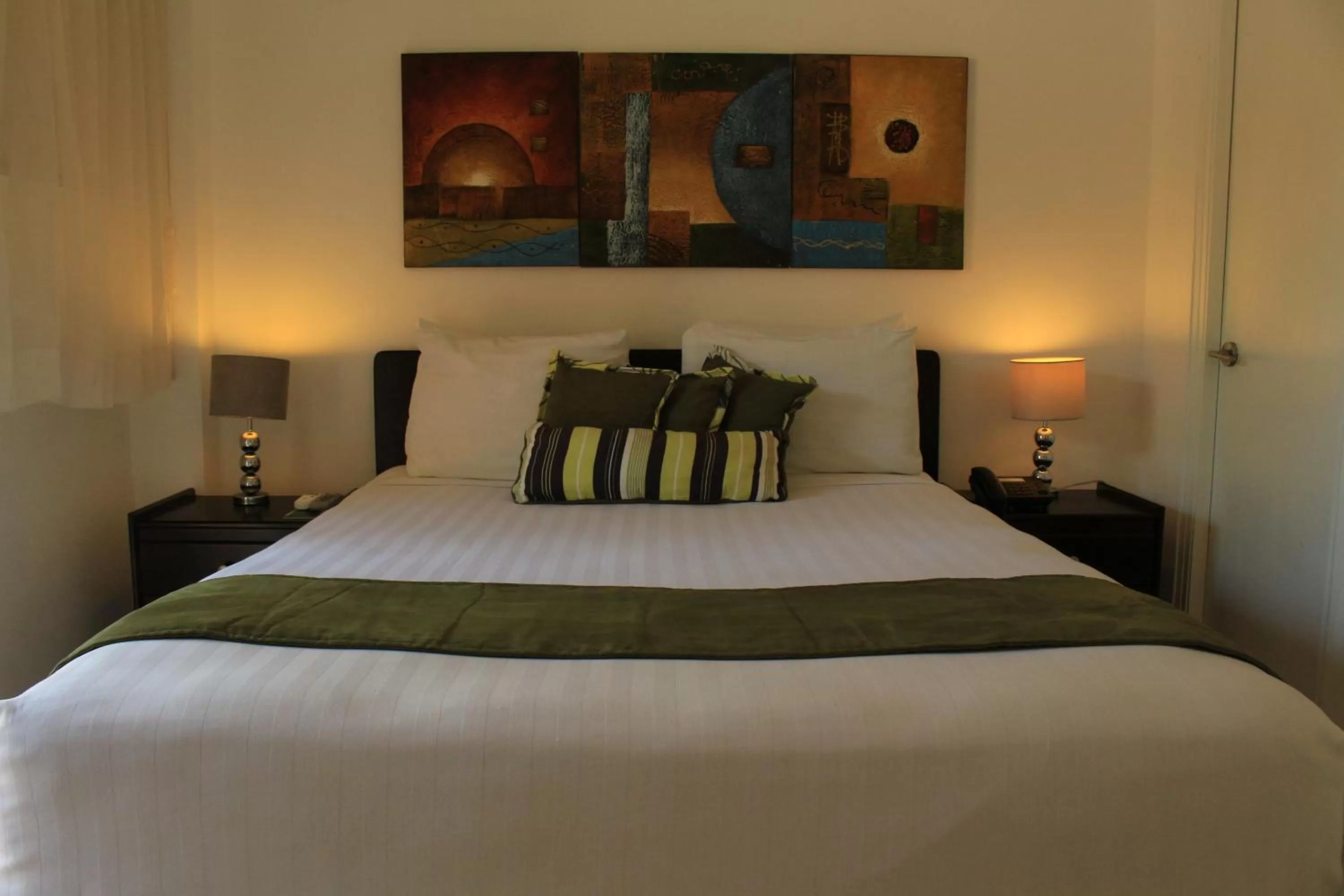 Bedroom, Bed in Albrook Inn