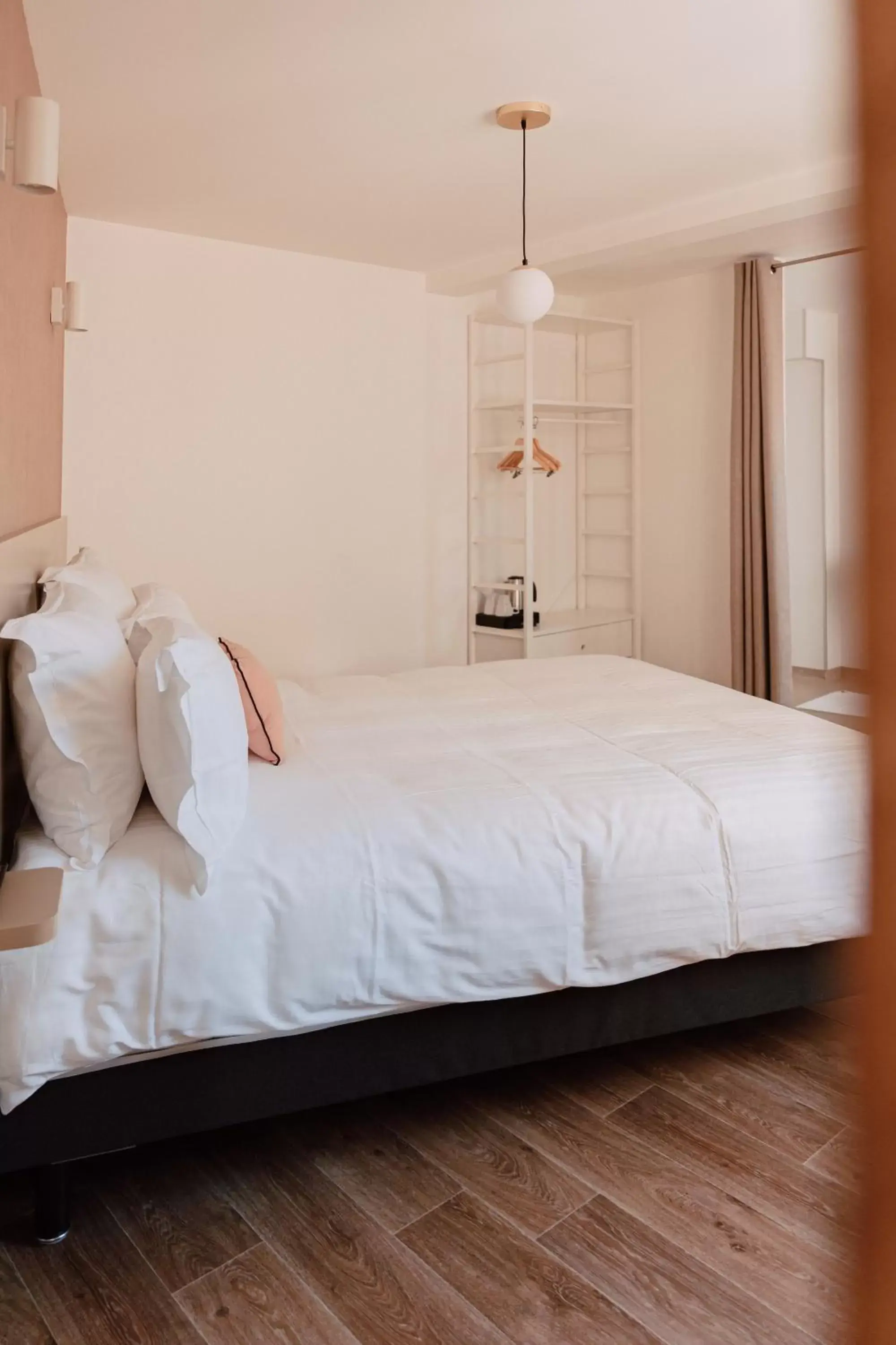 Bedroom, Bed in Mage hôtels - Hôtel la grenette - Brasserie Bonté Divine