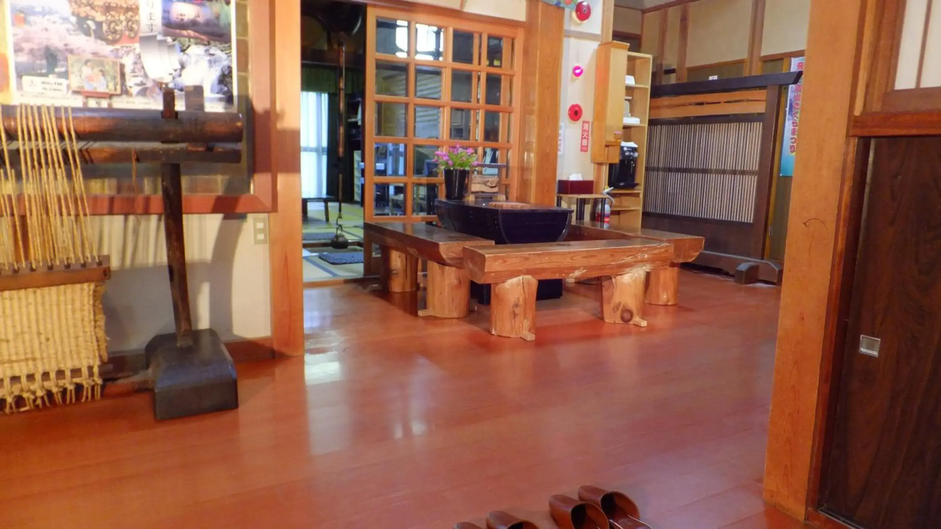 Area and facilities in Minshuku Iwatakan Area and facilities in Minshuku Iwatakan