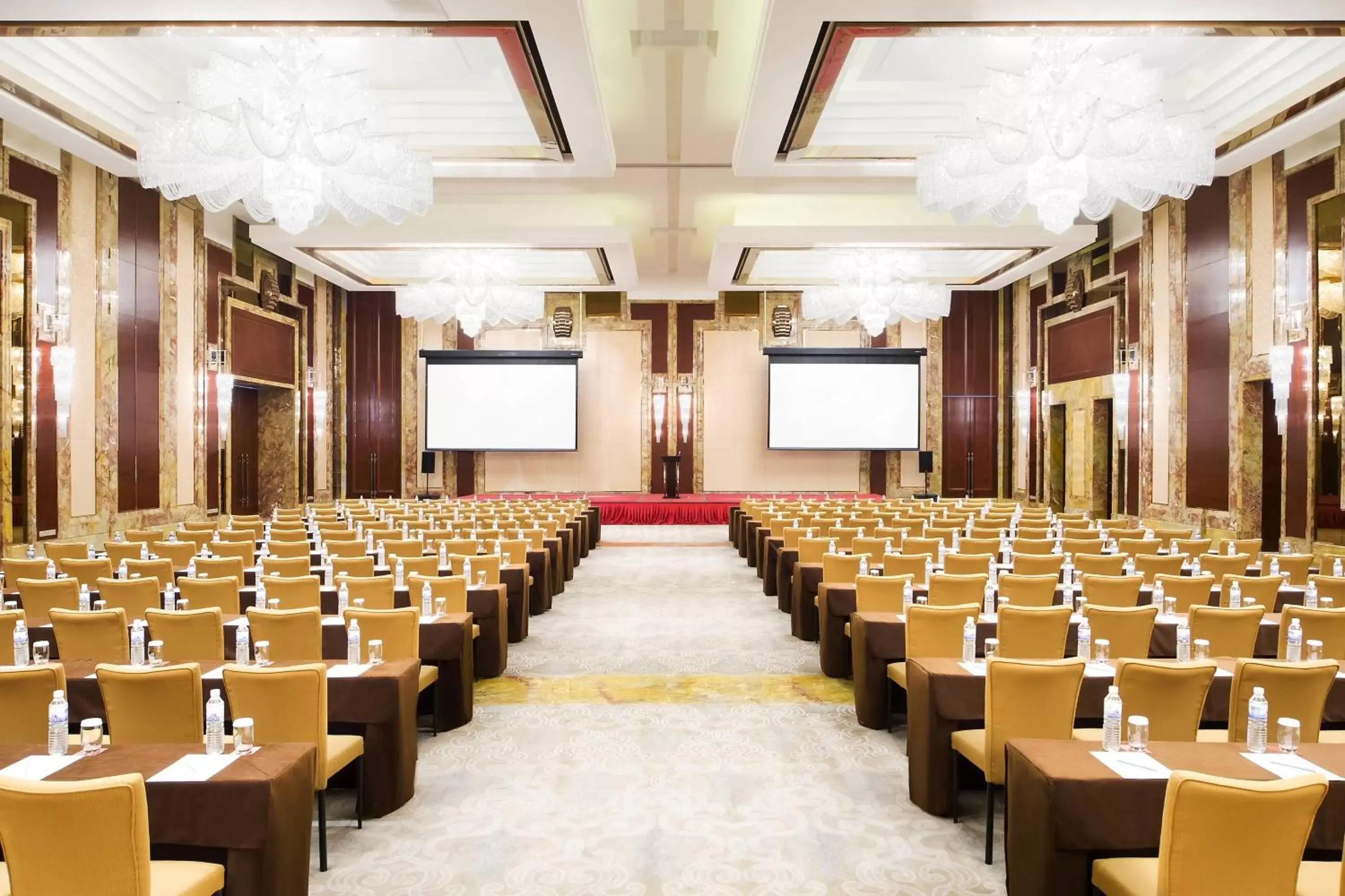 Meeting/conference room in Sheraton Qingdao Jiaozhou Hotel