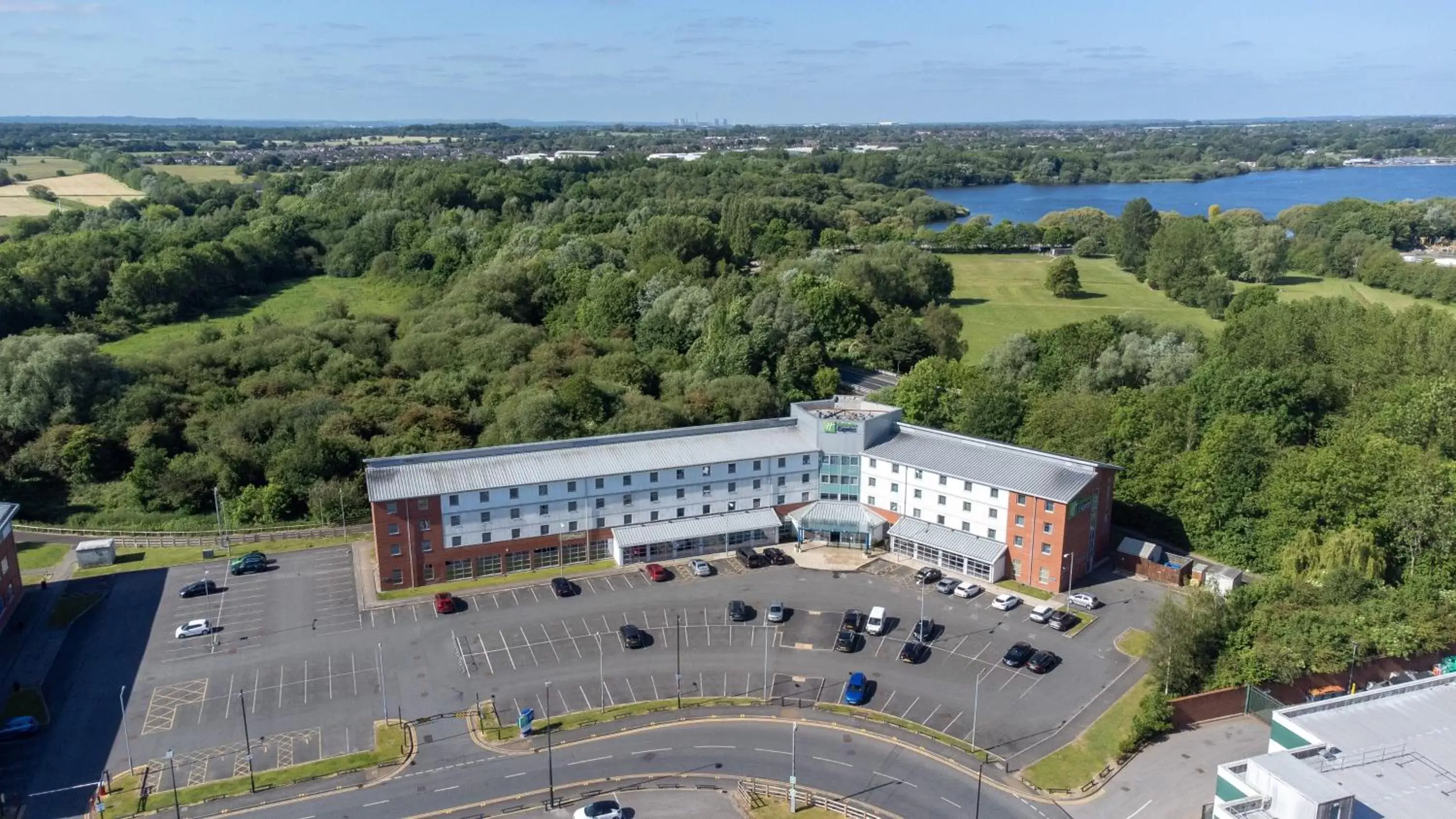 Area and facilities, Bird's-eye View in Holiday Inn Express Leigh - Sports Village, an IHG Hotel