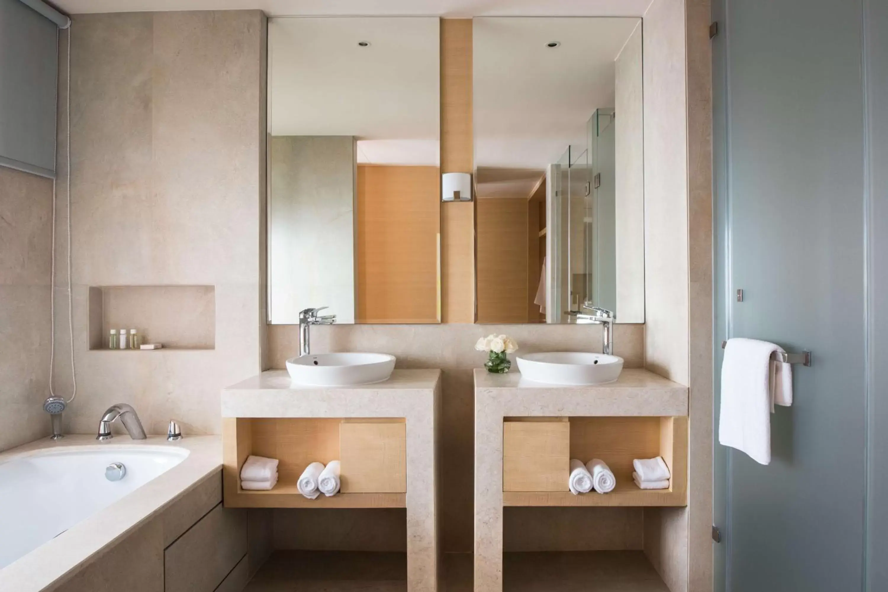 Bathroom in Hyatt Regency Lucknow Gomti Nagar