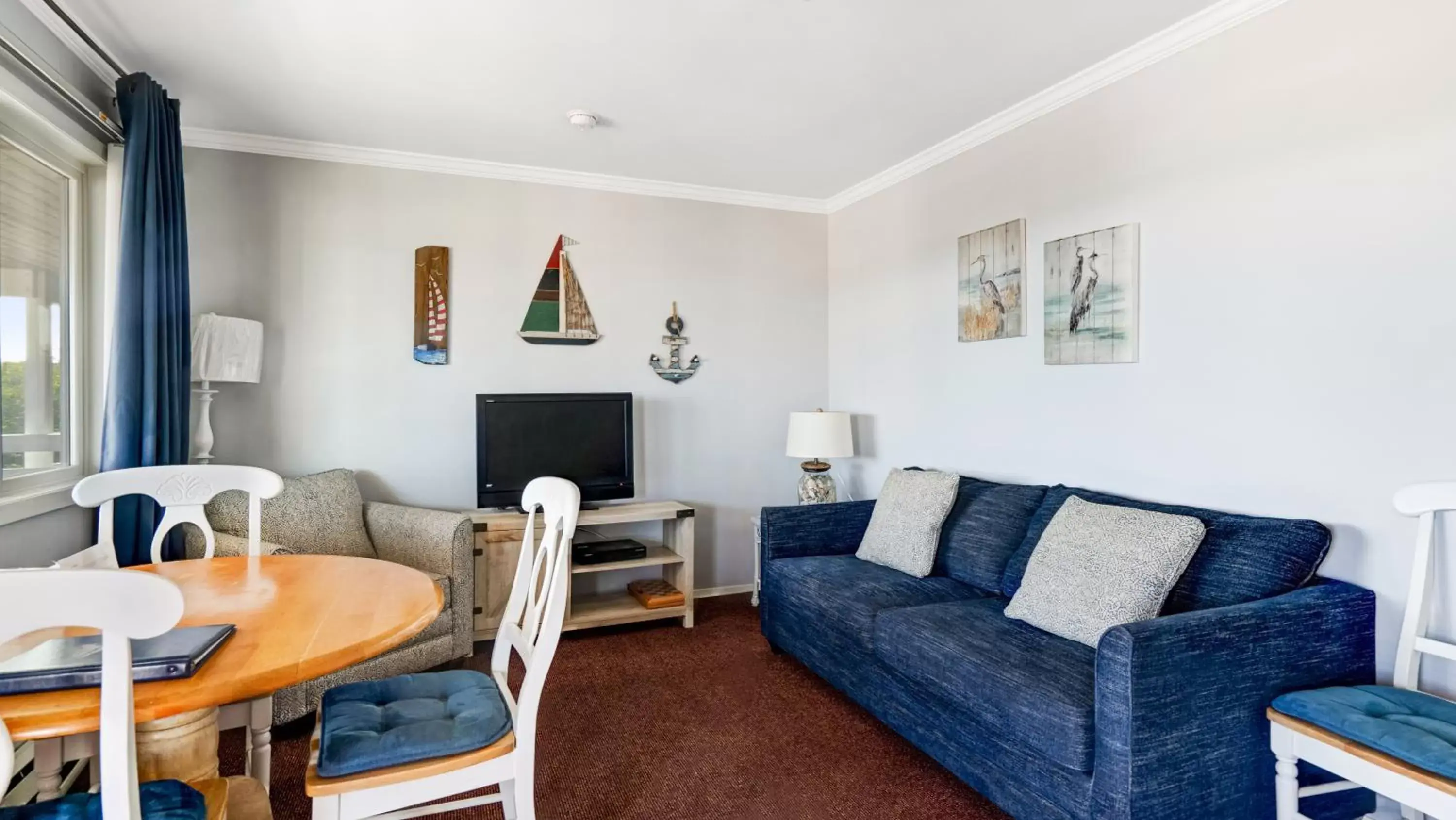 Seating Area in Montauk Oceanside Suites