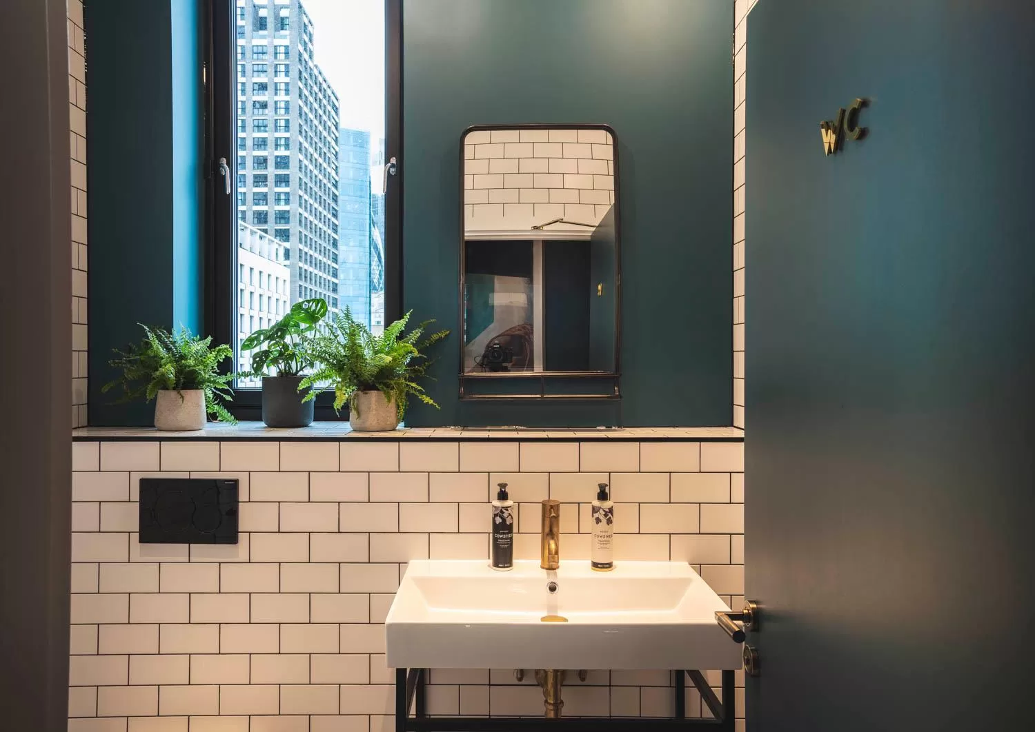 Property building in The Gate London City