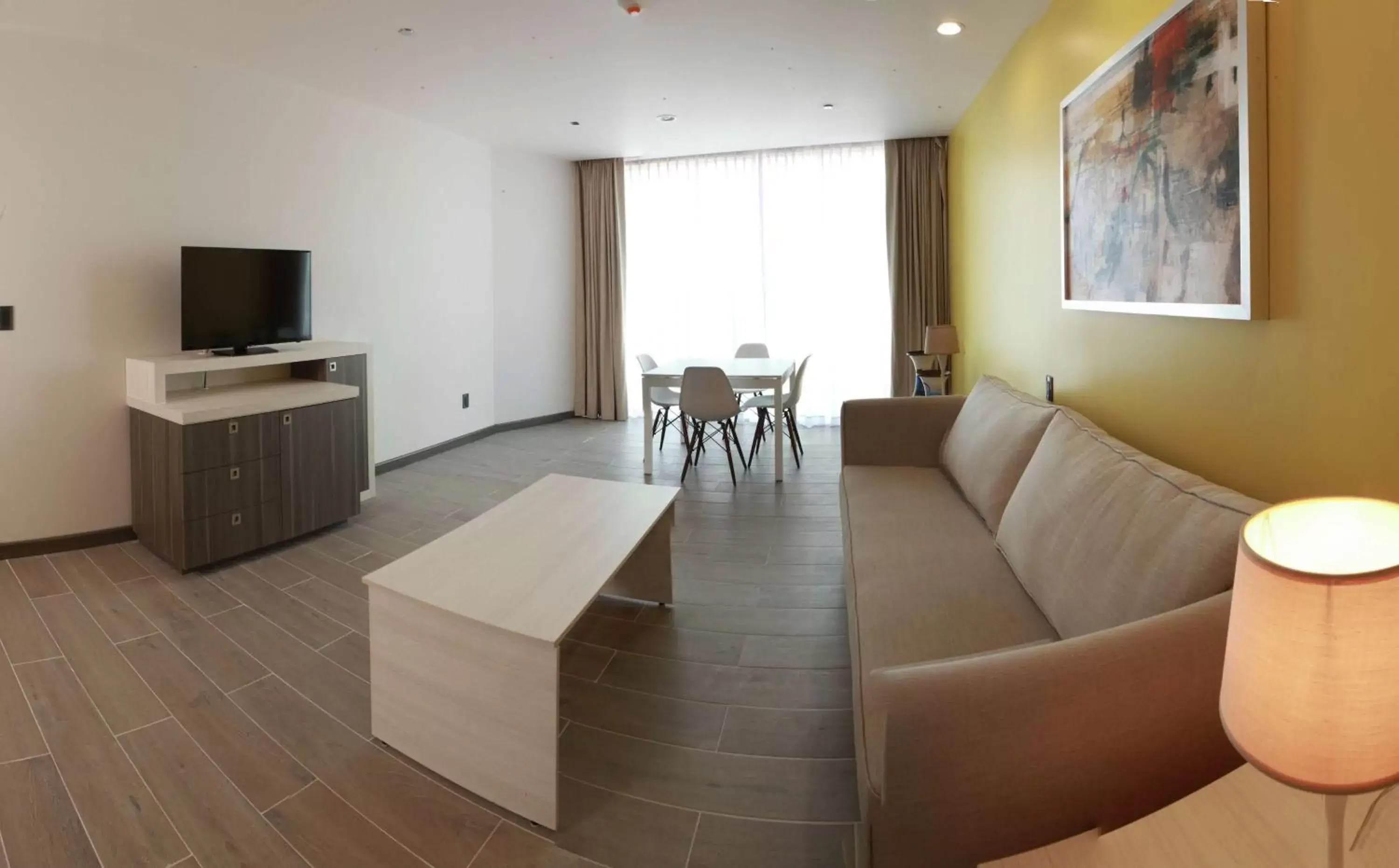 Bedroom, Seating Area in Hampton Inn & Suites by Hilton Aguascalientes Aeropuerto