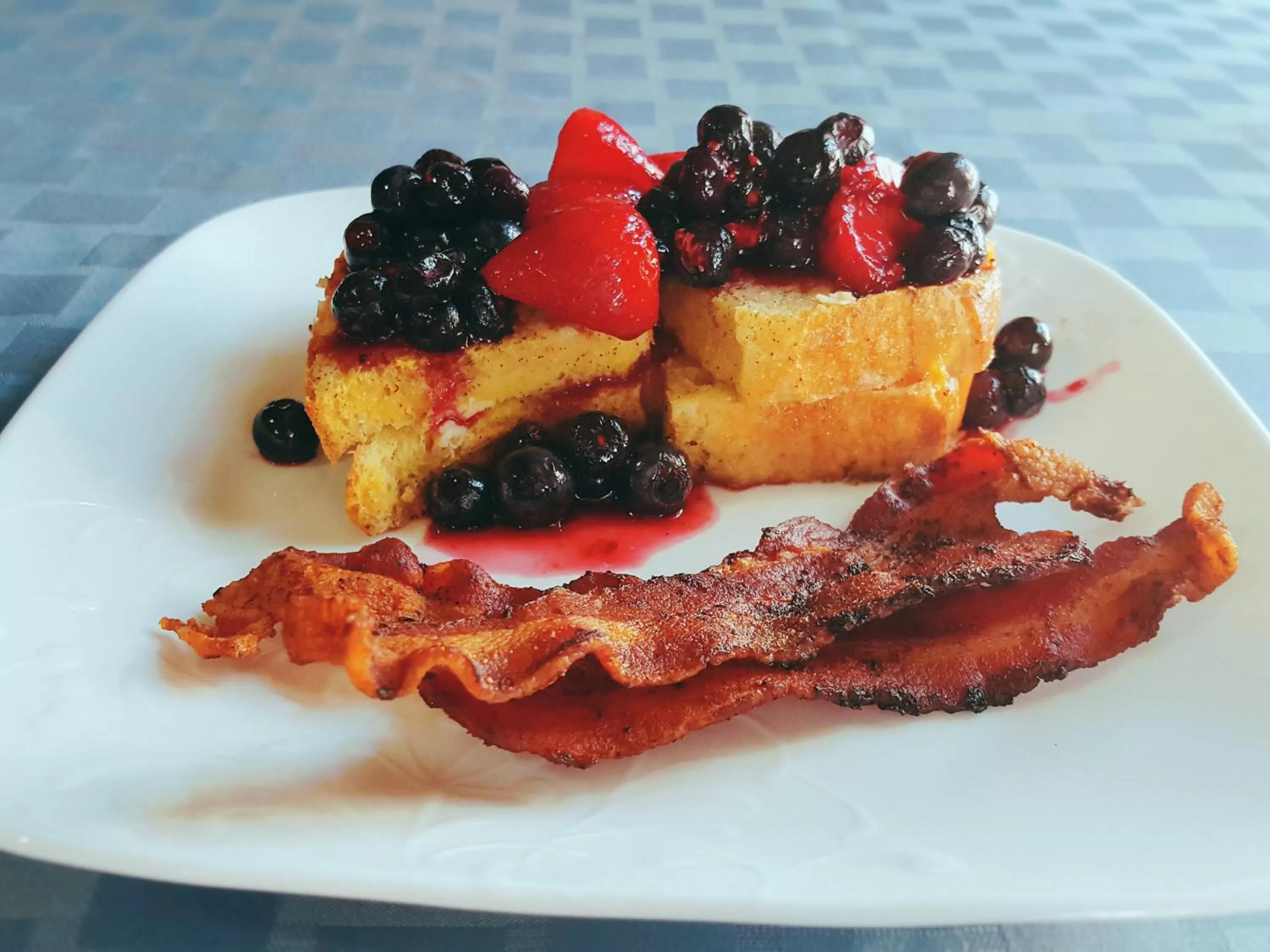 Breakfast in Holidae House Bed & Breakfast