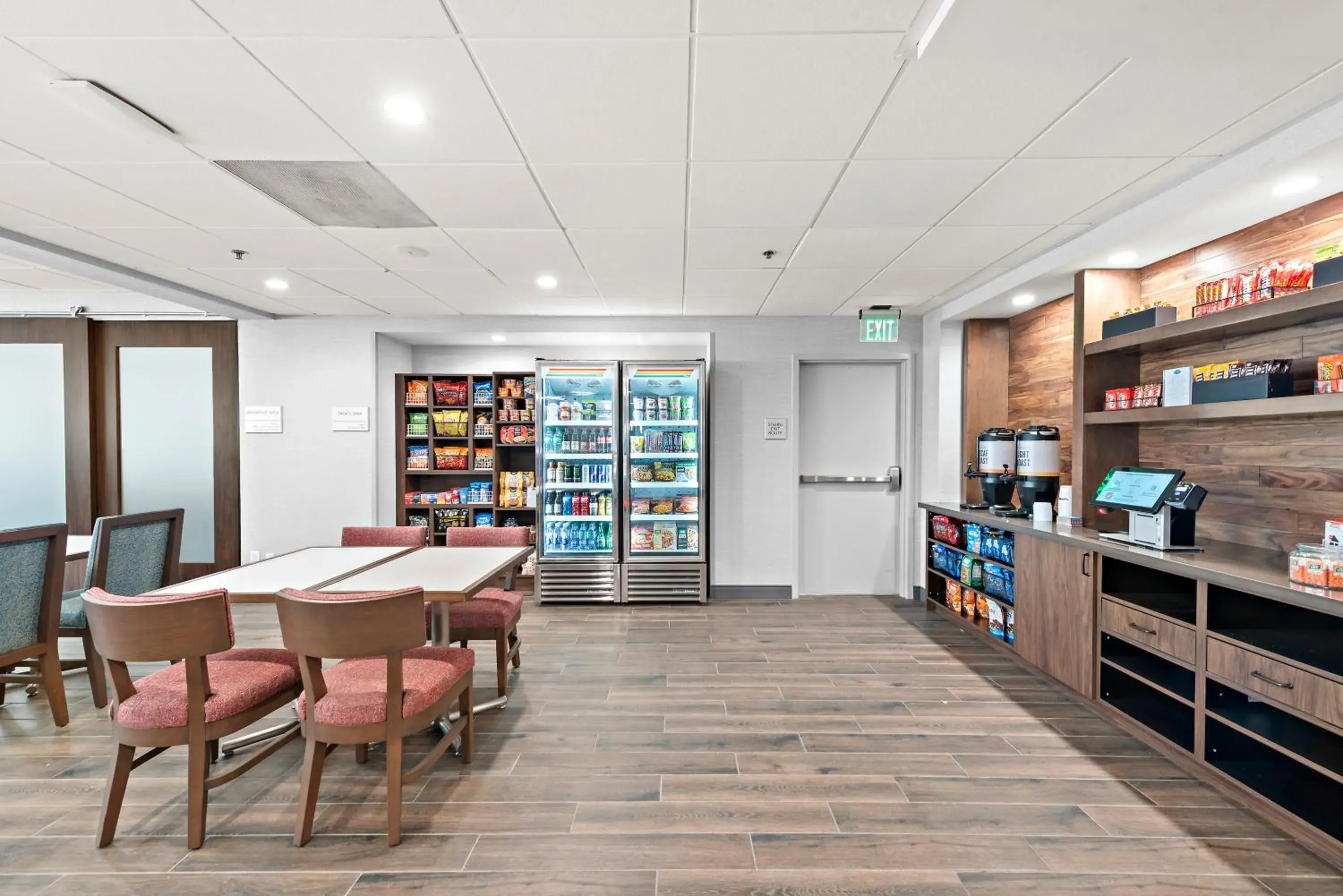 Coffee/tea facilities in Wingate by Wyndham Los Angeles Airport