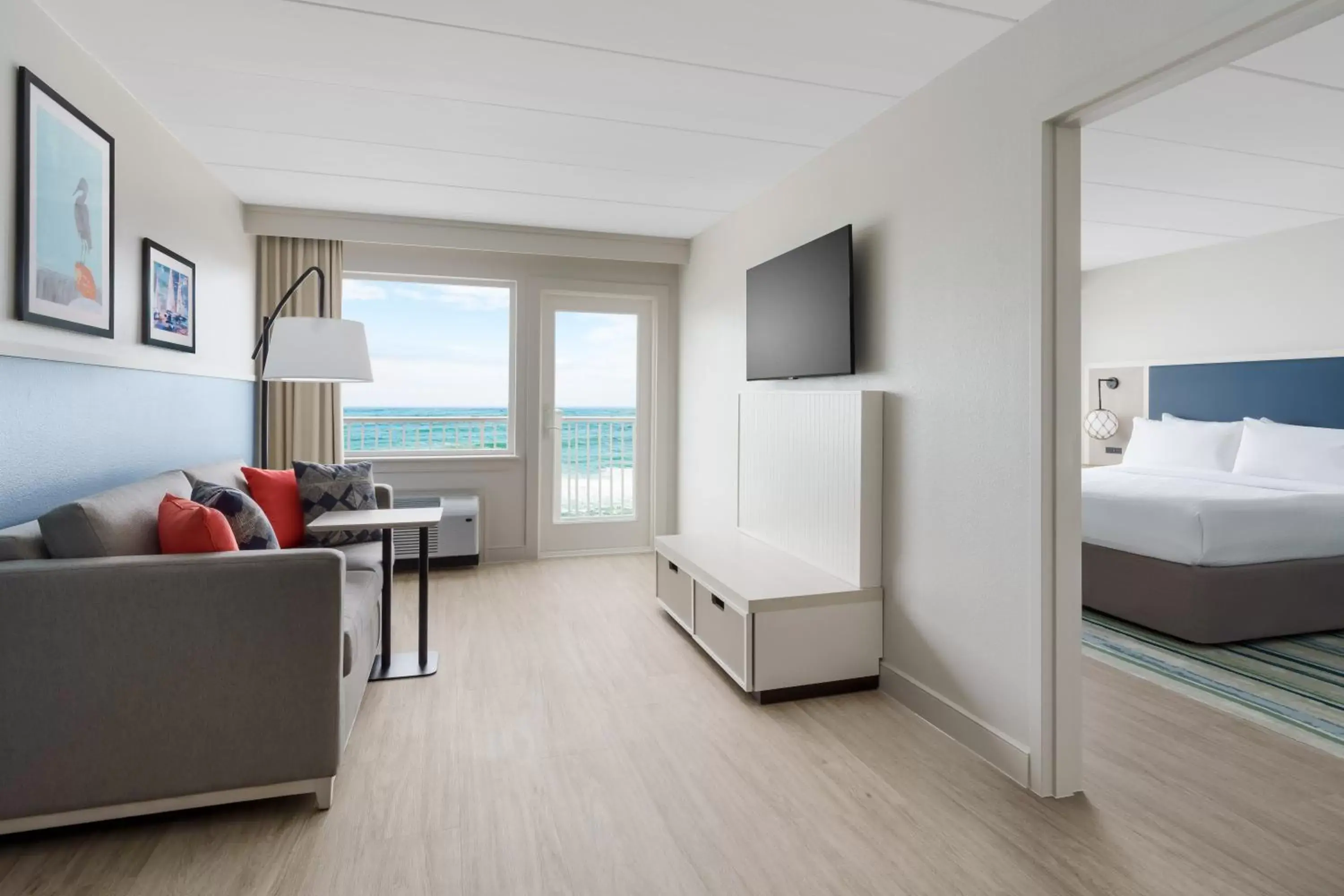 Bedroom, Seating Area in Hilton Garden Inn Ocean City Oceanfront