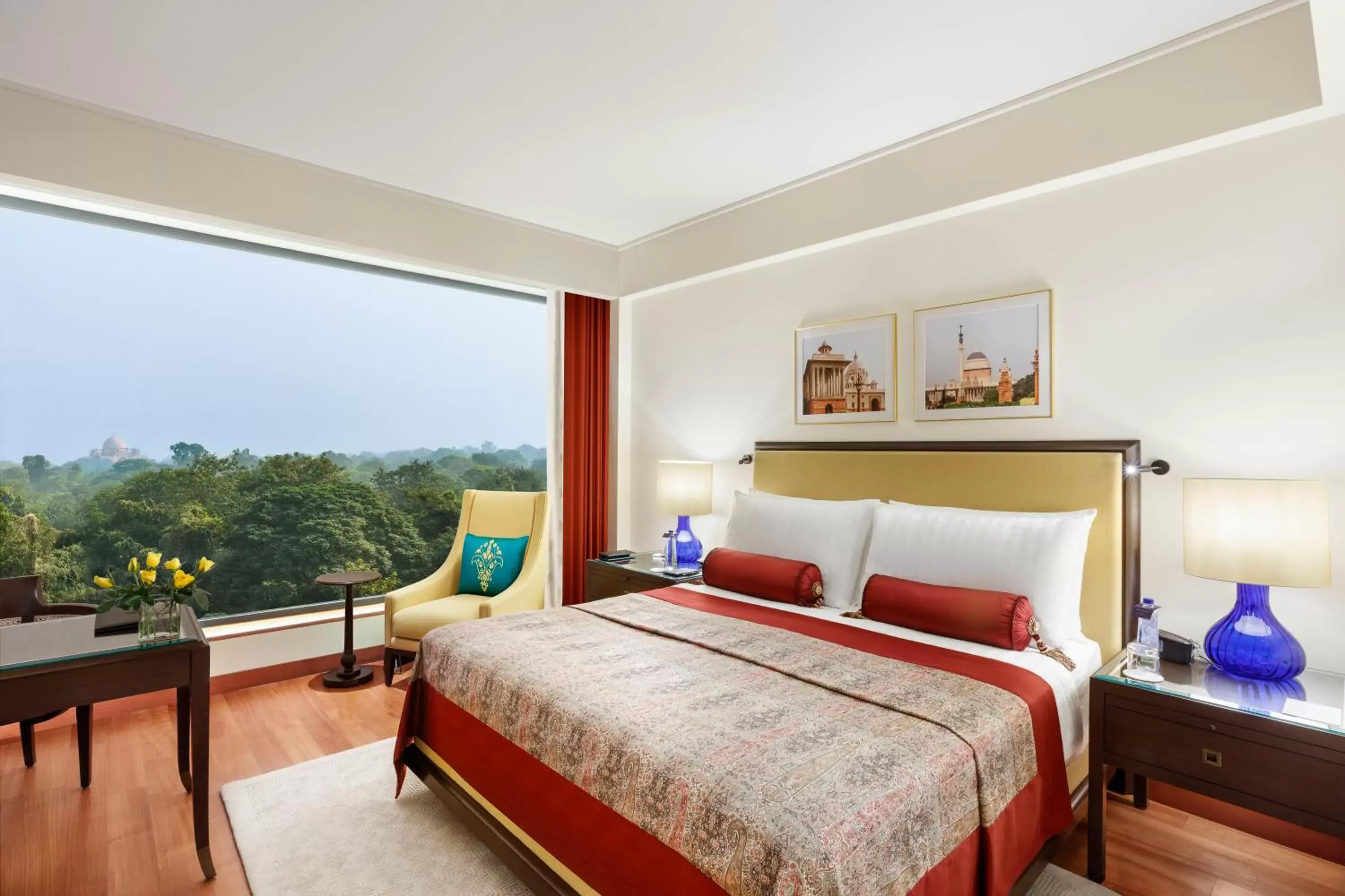 Bedroom, Bed in The Oberoi New Delhi
