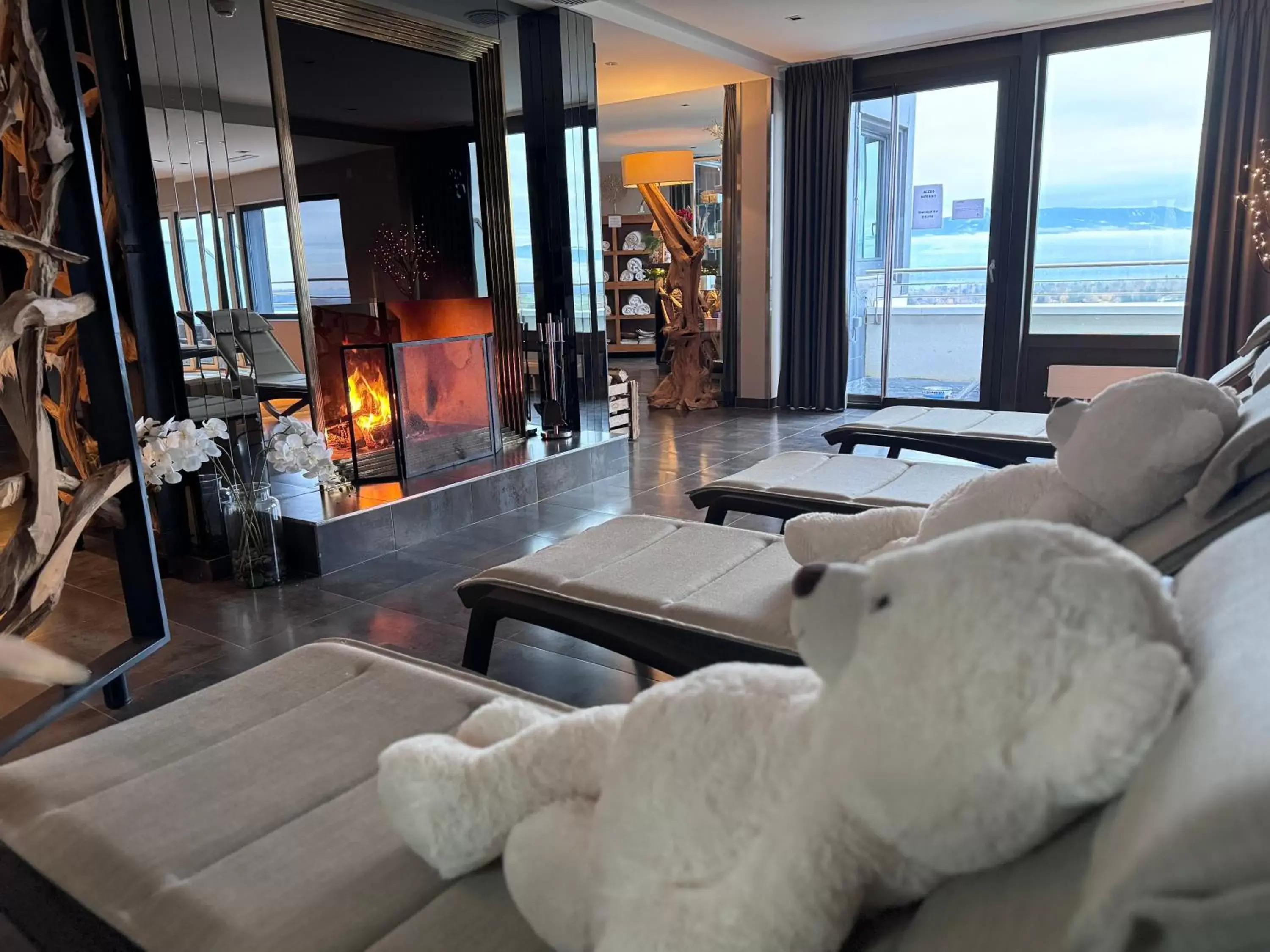 Living room in Everness Hotel & Resort Living room in Everness Hotel & Resort