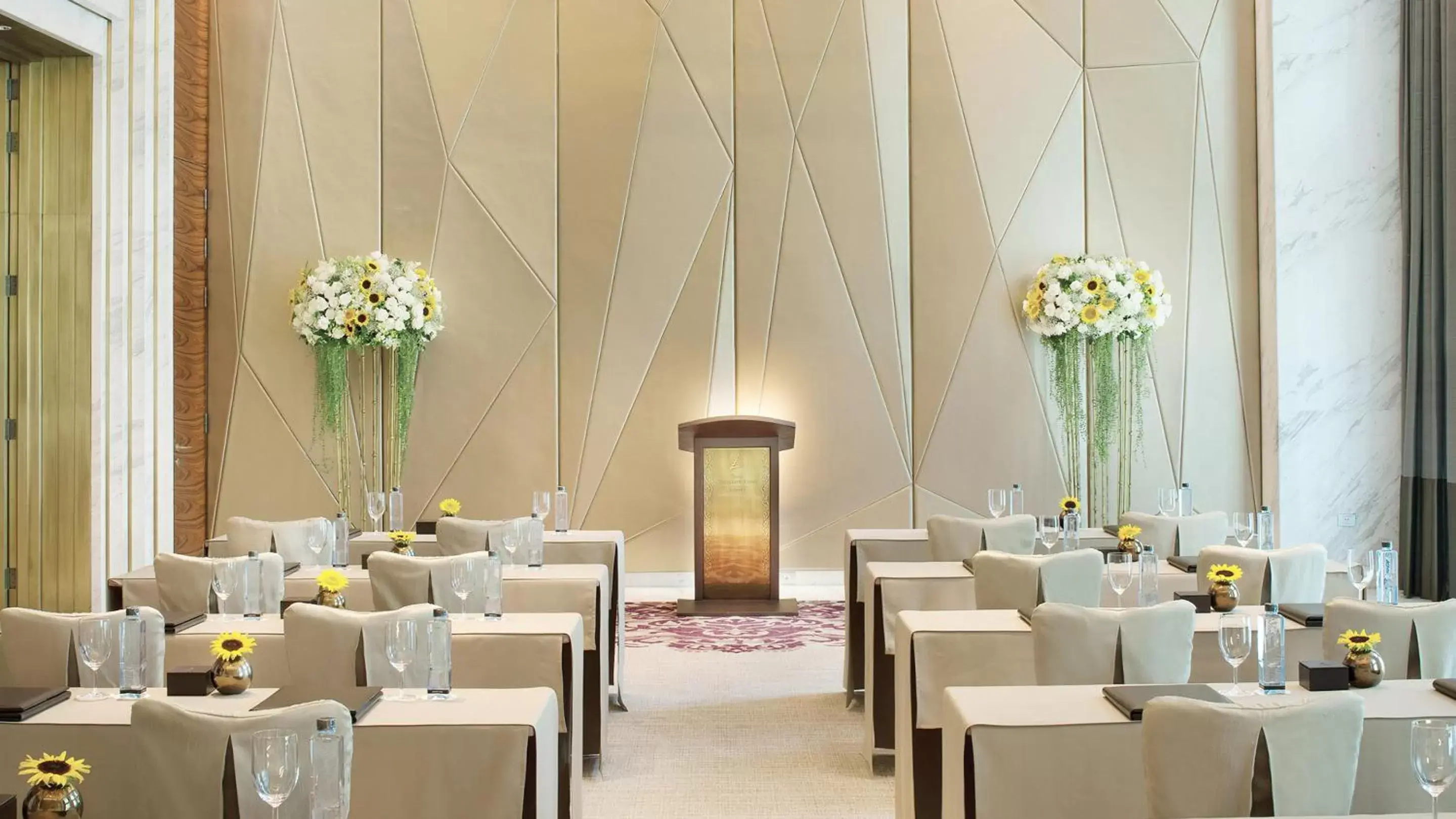 Meeting/conference room, Restaurant/Places to Eat in Siam Kempinski Hotel Bangkok - SHA Extra Plus Certified