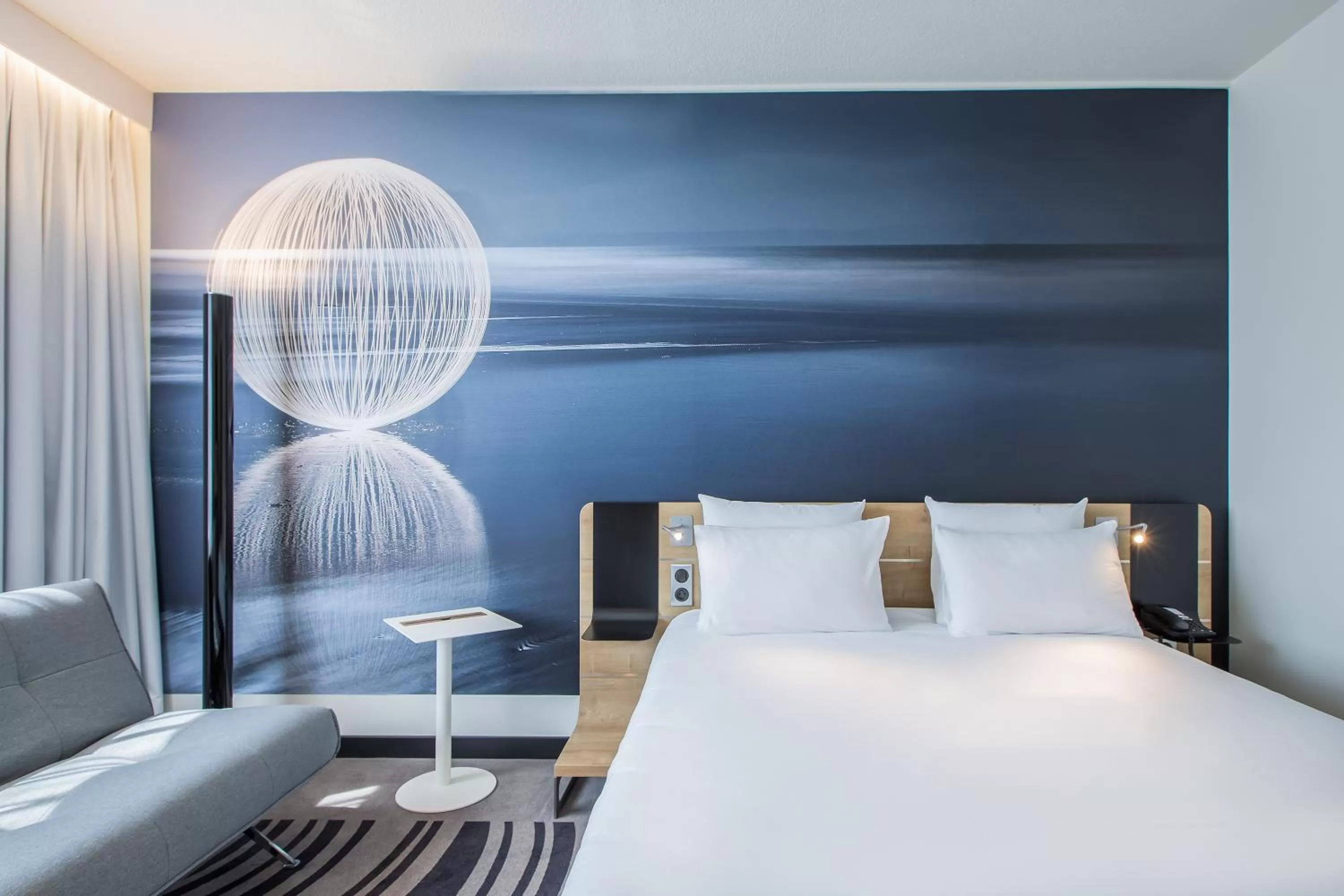 Photo of the whole room, Bed in Novotel Wrocław Centrum