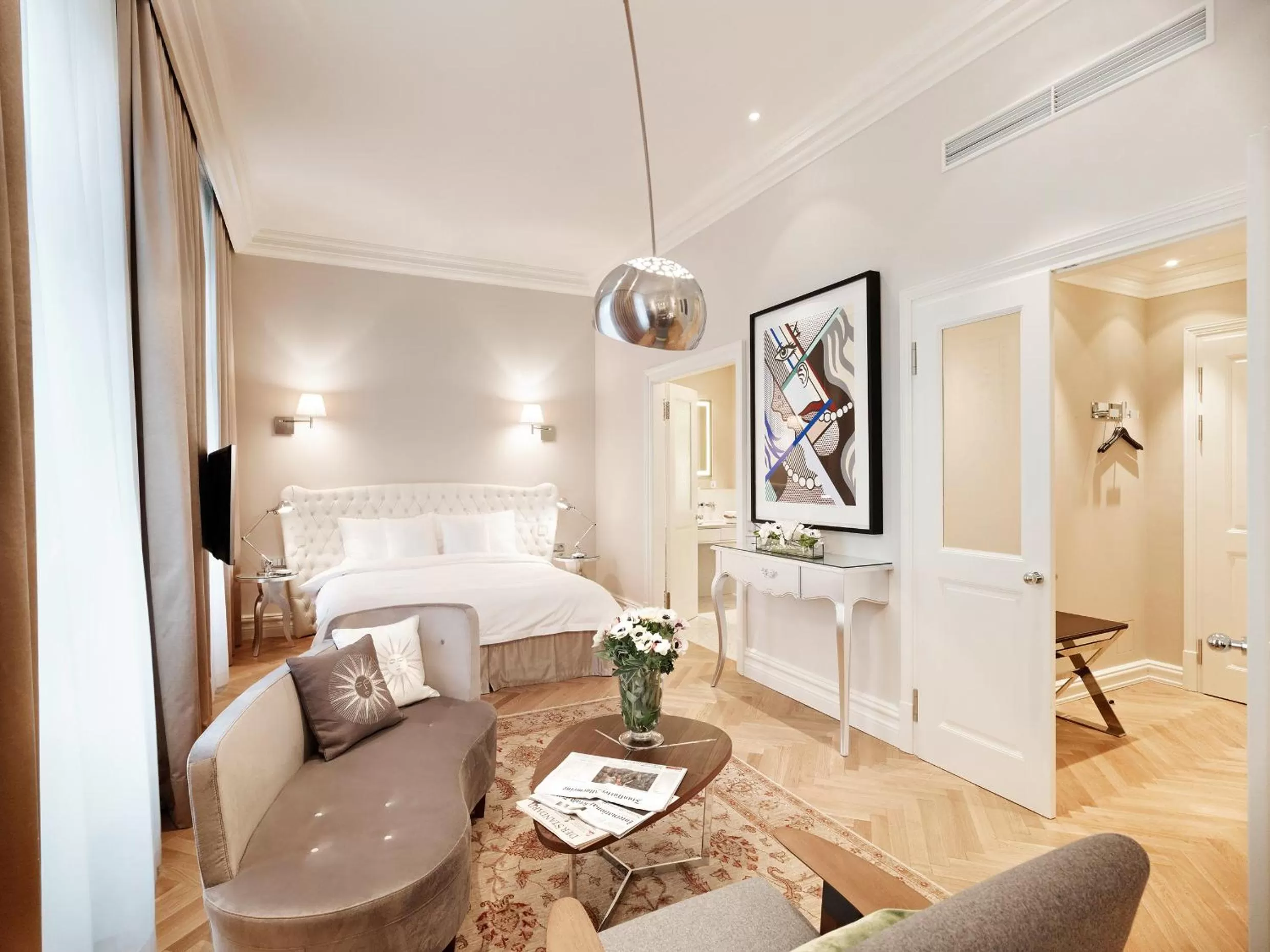 Photo of the whole room, Bed in Hotel Sans Souci Wien