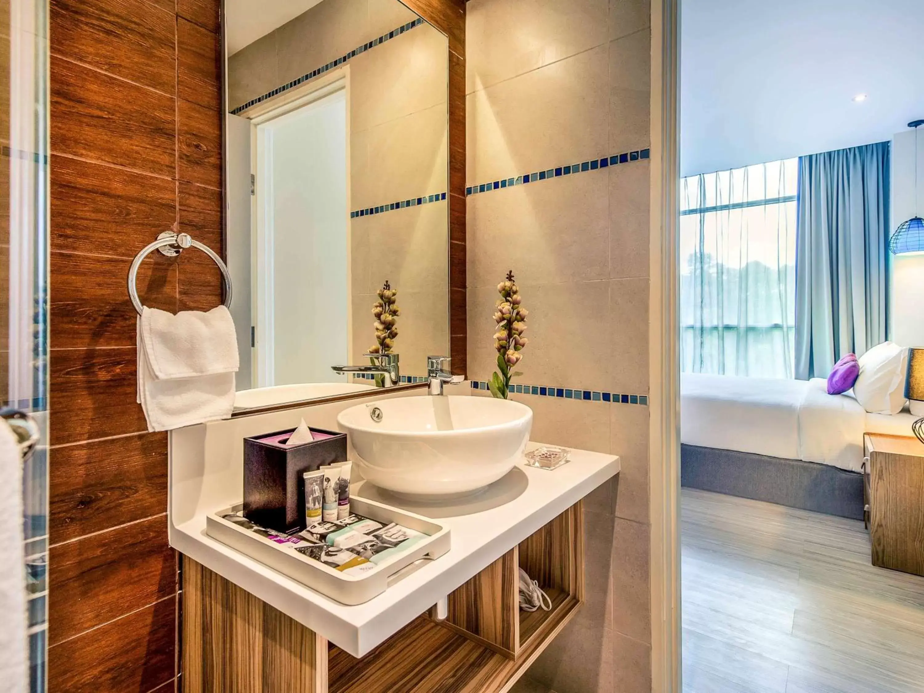 Photo of the whole room, Bathroom in Mercure Kota Kinabalu City Centre