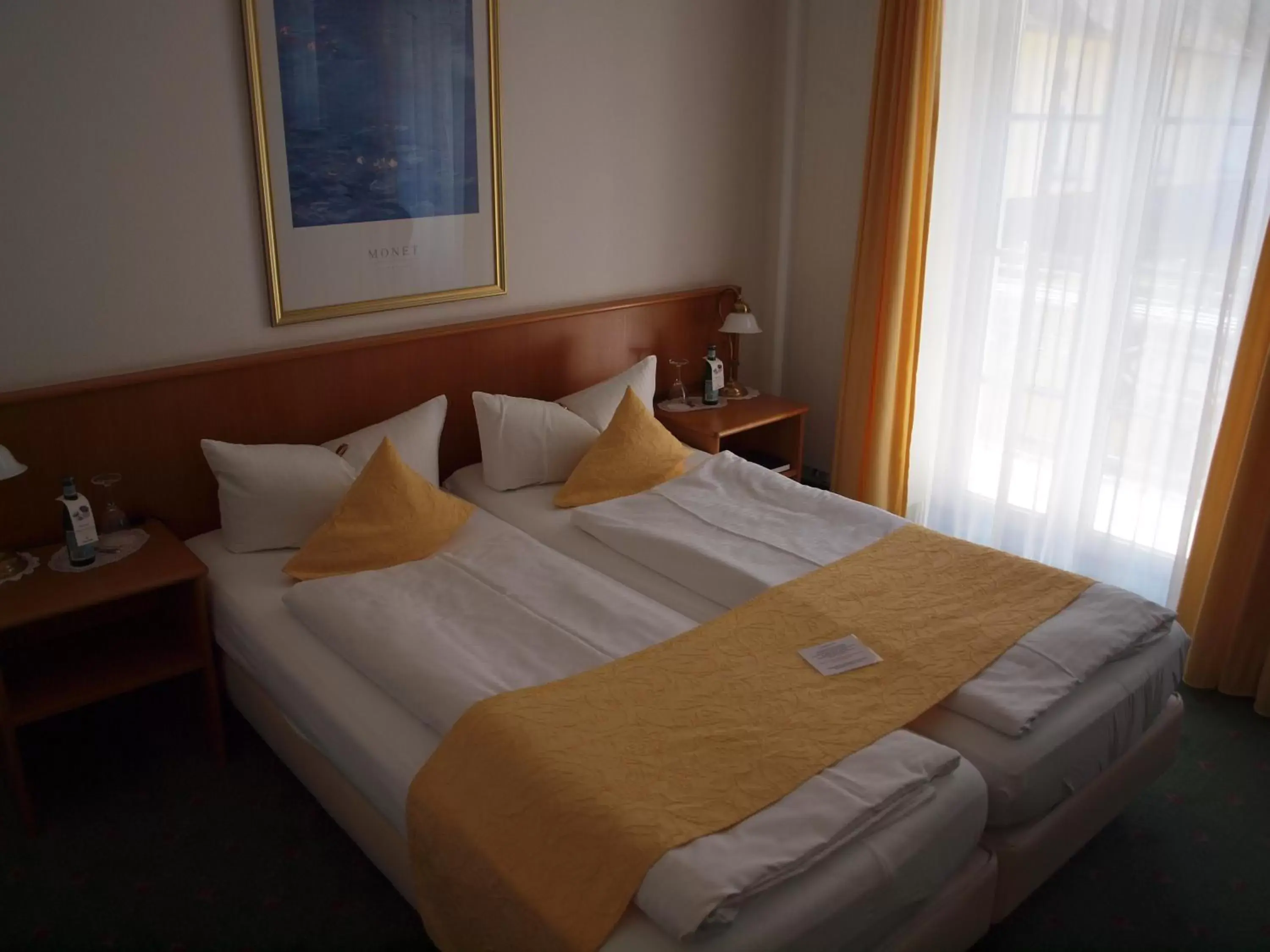 Bed in Hotel & Restaurant Bellevue Schmölln