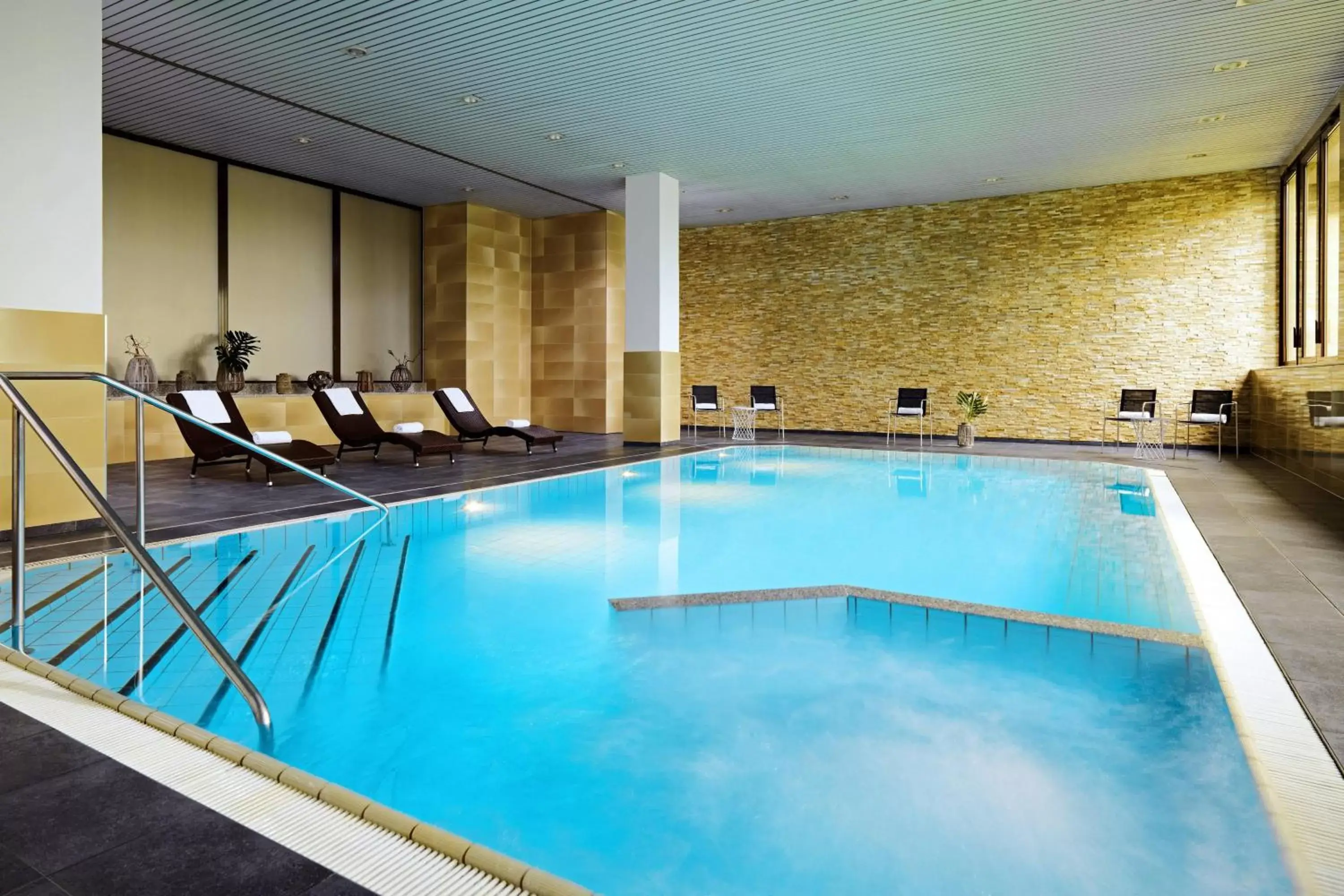 Swimming Pool in Stuttgart Marriott Hotel Sindelfingen