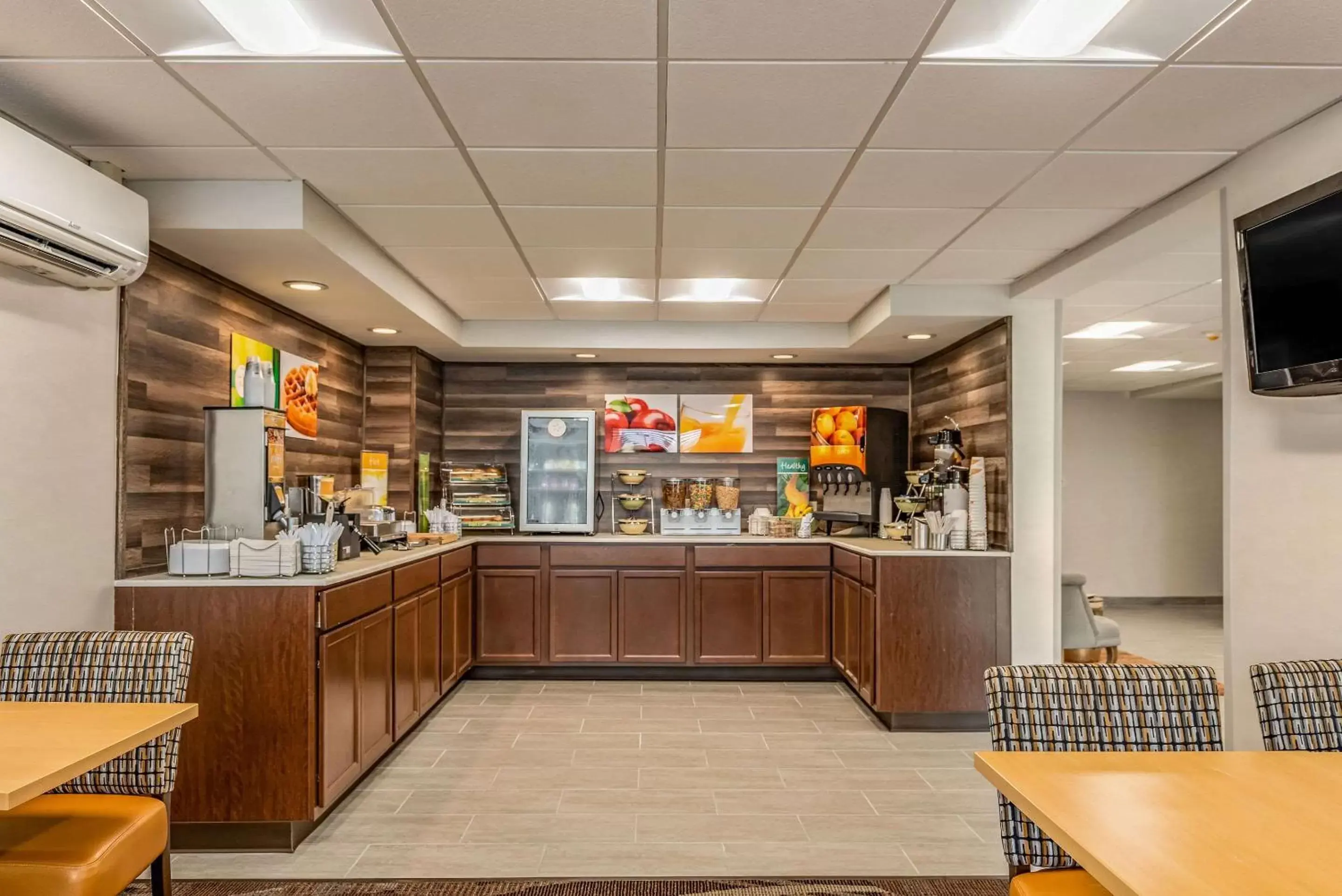 Restaurant/places to eat in Quality Inn Bucyrus North Restaurant/places to eat in Quality Inn Bucyrus North