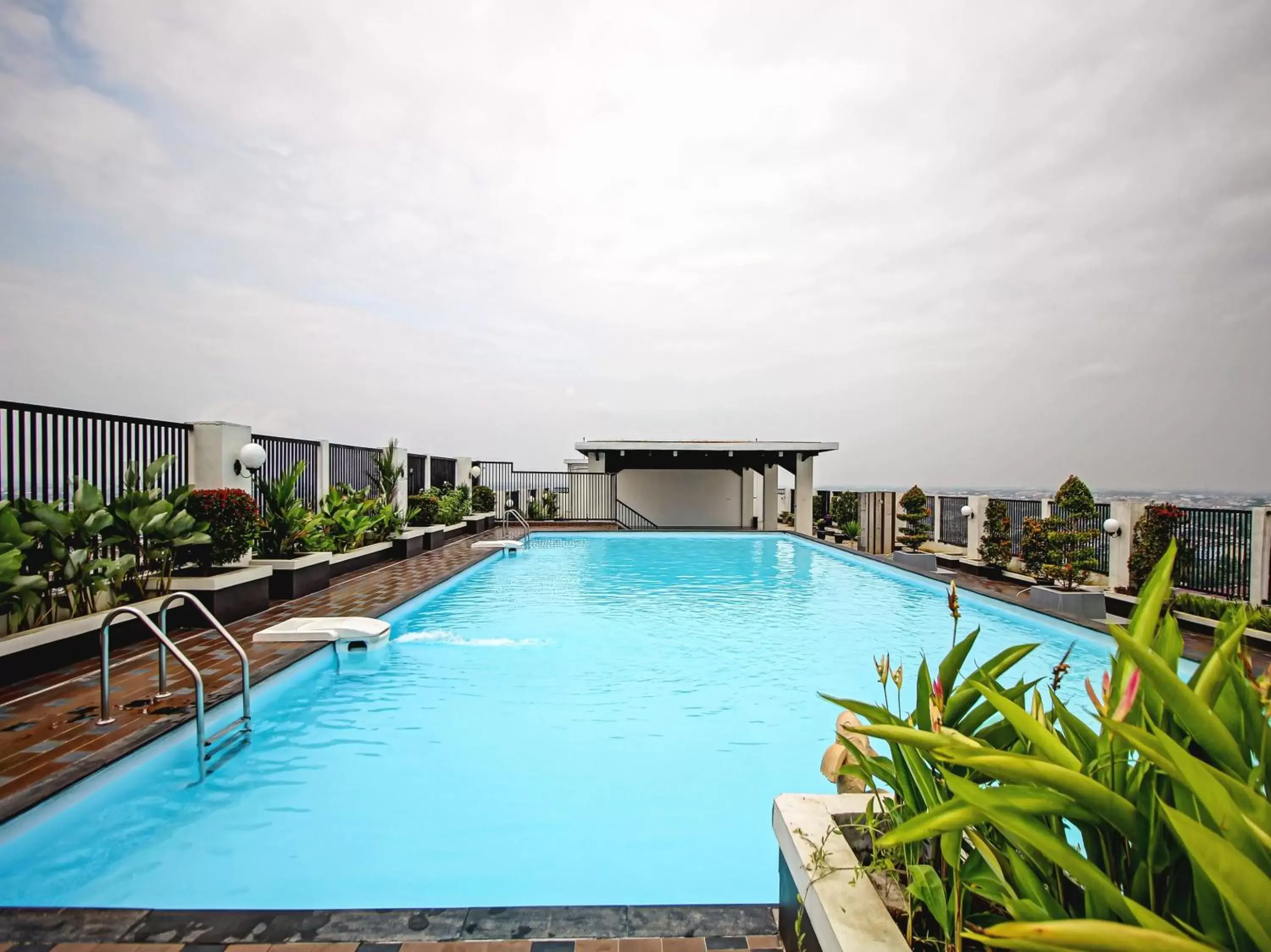Swimming pool in Hotel O Tridasa Swimming pool in Hotel O Tridasa