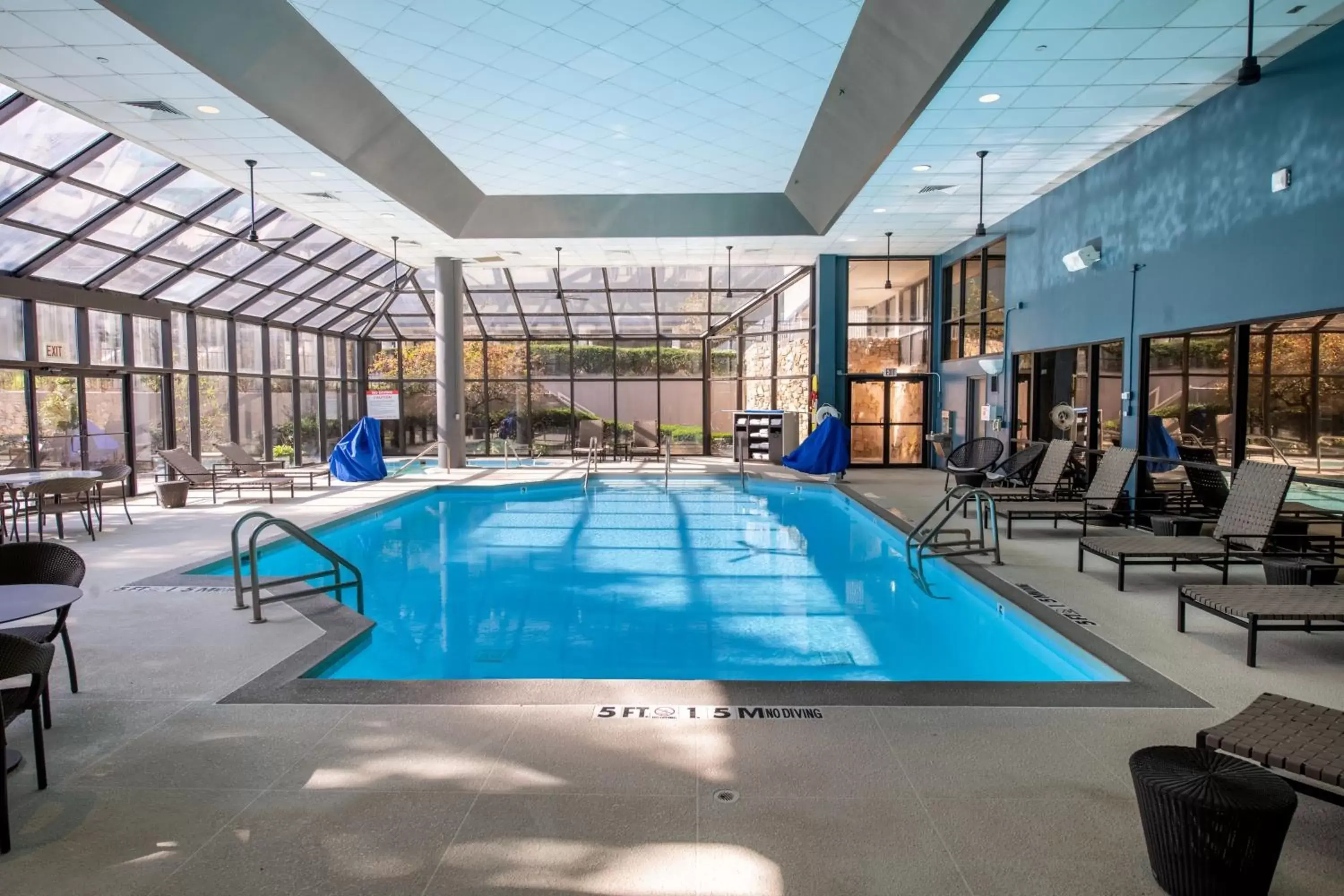 Swimming Pool in Lexington Griffin Gate Marriott Golf Resort & Spa