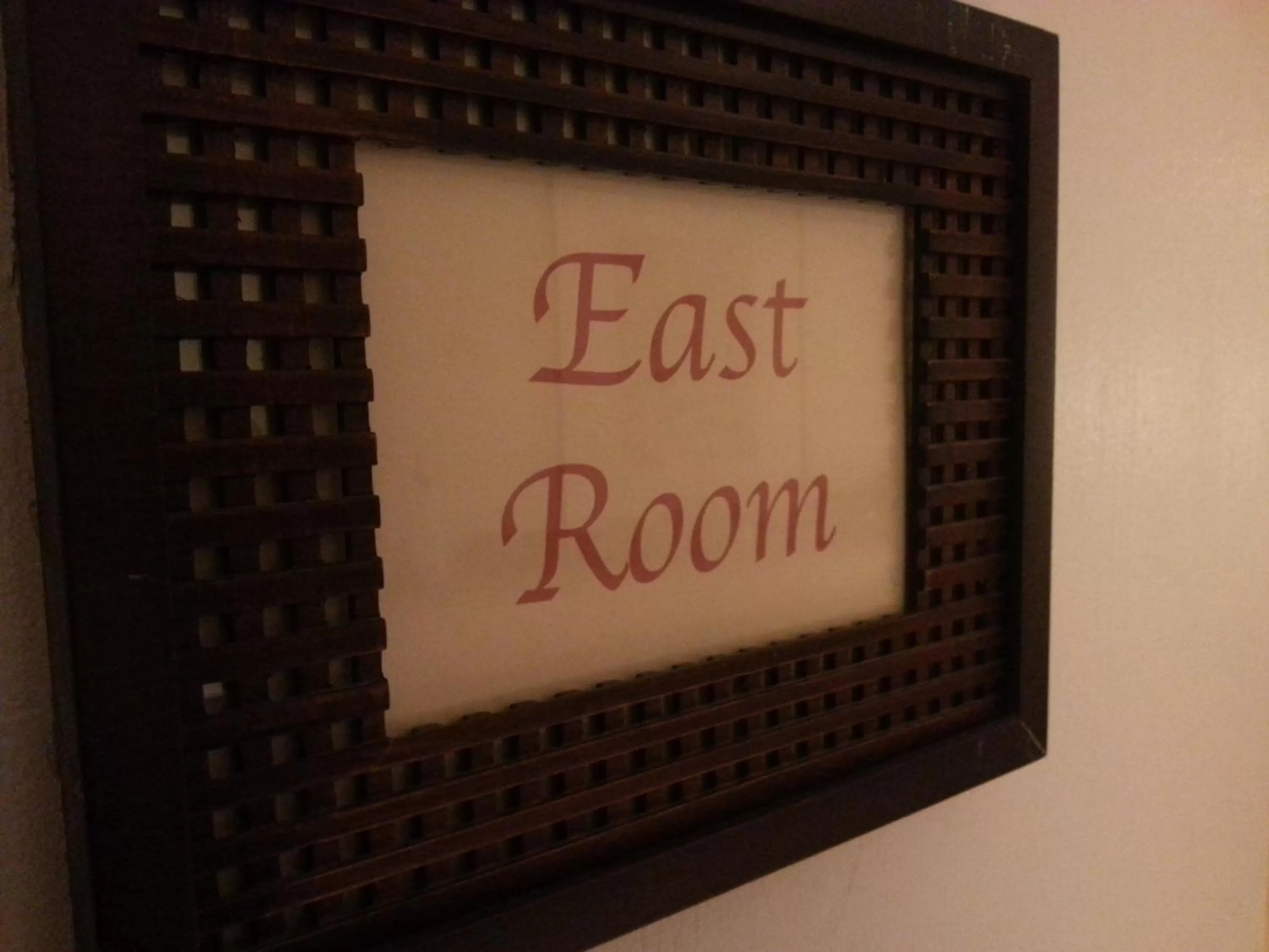 Triple Room with Queen Bed Lower Level in Ray's Bucktown Bed and Breakfast