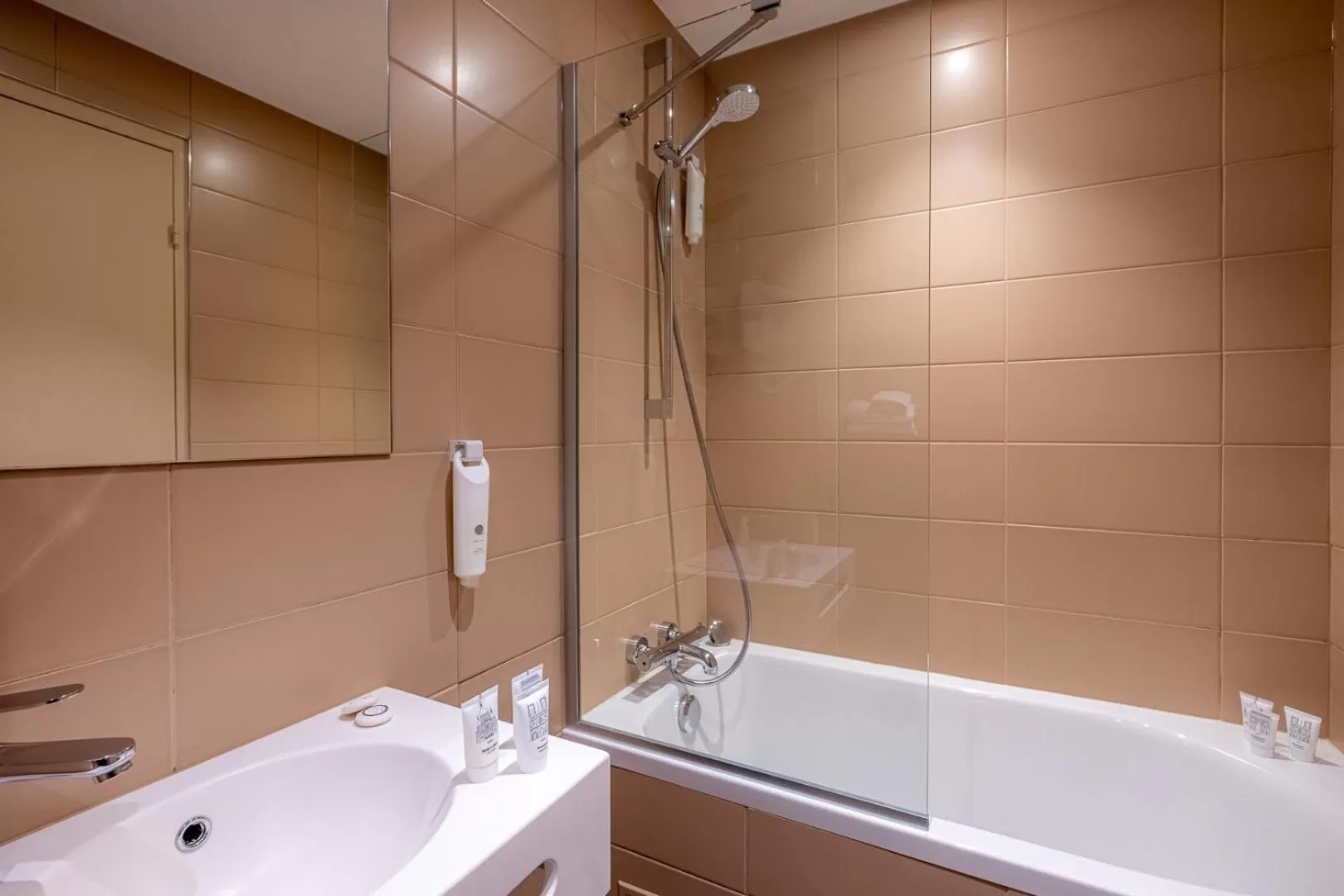 Bathroom in Hotel Lilas Blanc