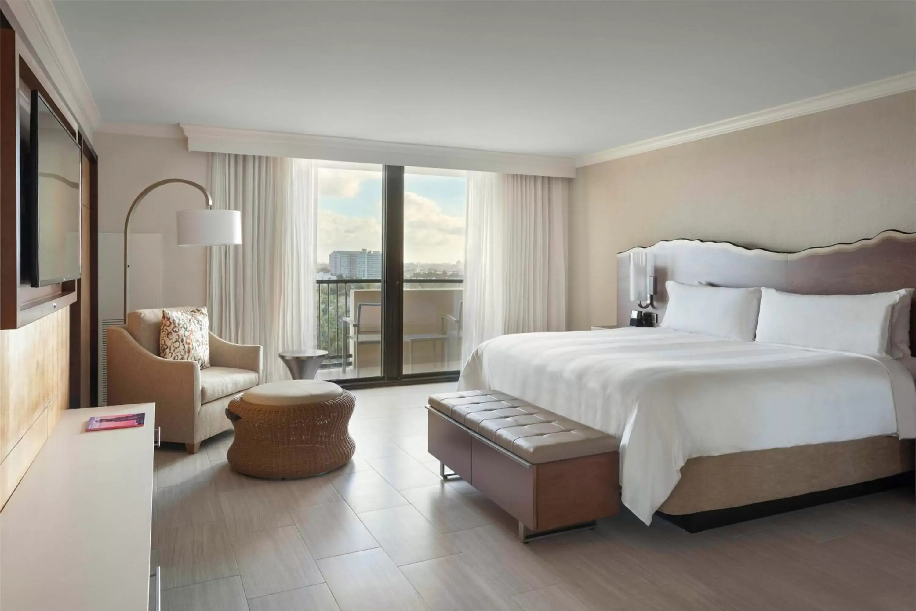 Bedroom in Fort Lauderdale Marriott Harbor Beach Resort & Spa